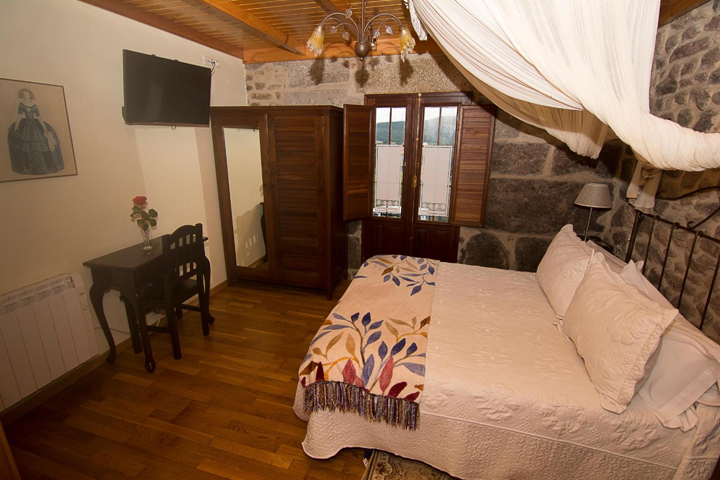 Double Room - Photo 10