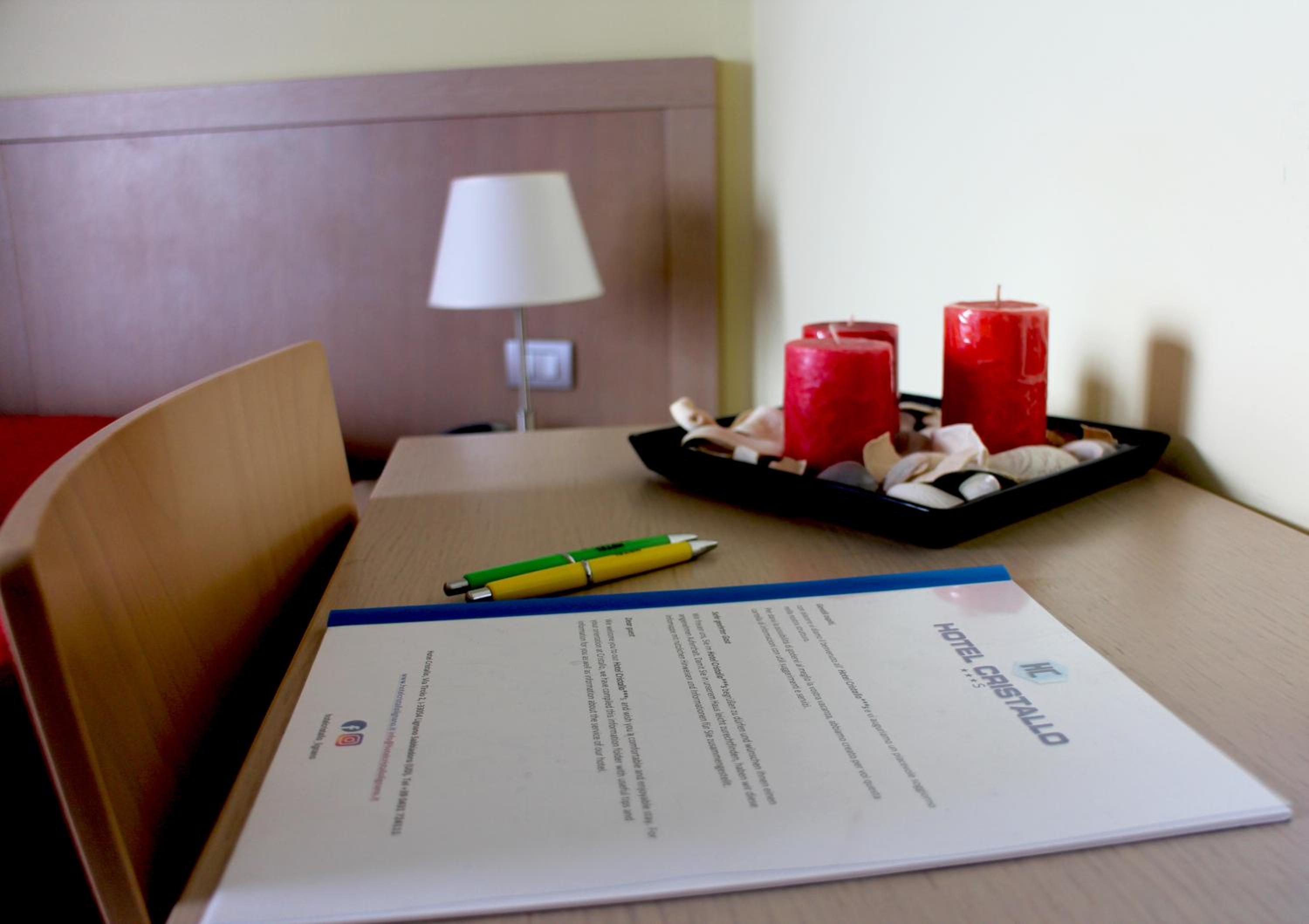 Double or Twin Room with Sea View - Photo 8
