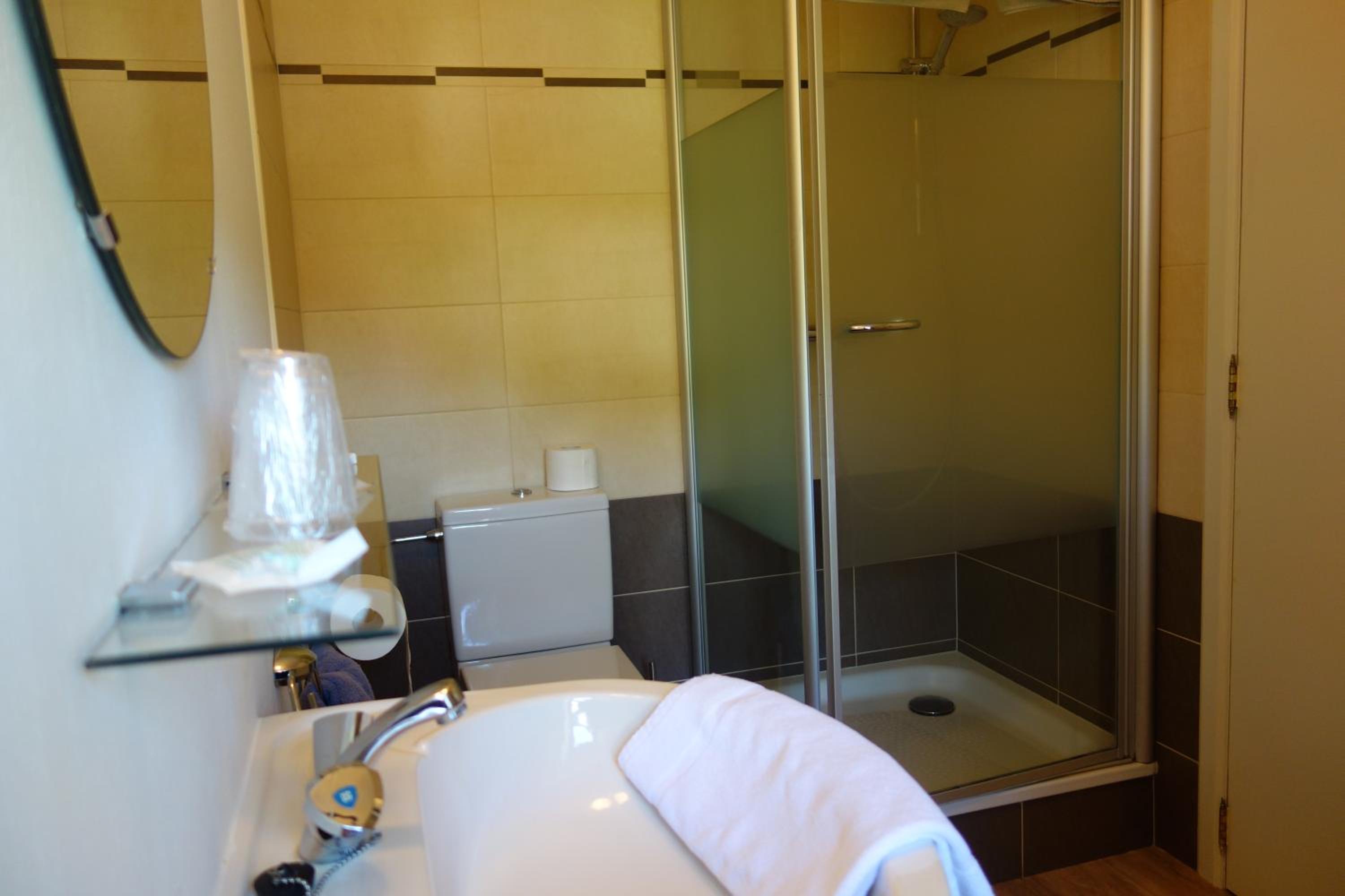 Double or Twin Room photo 3