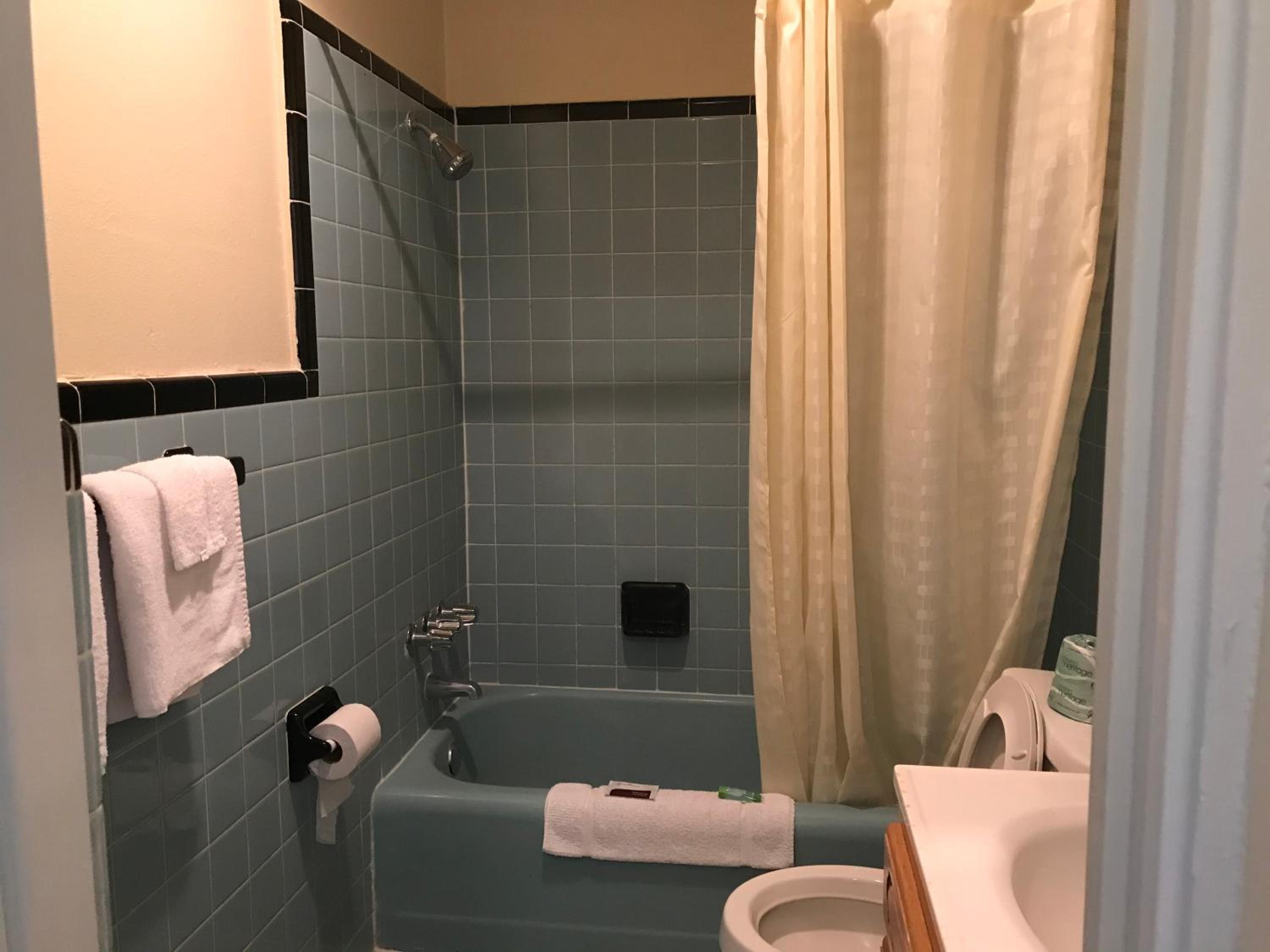 Double Room - Non-Smoking  - Photo 4
