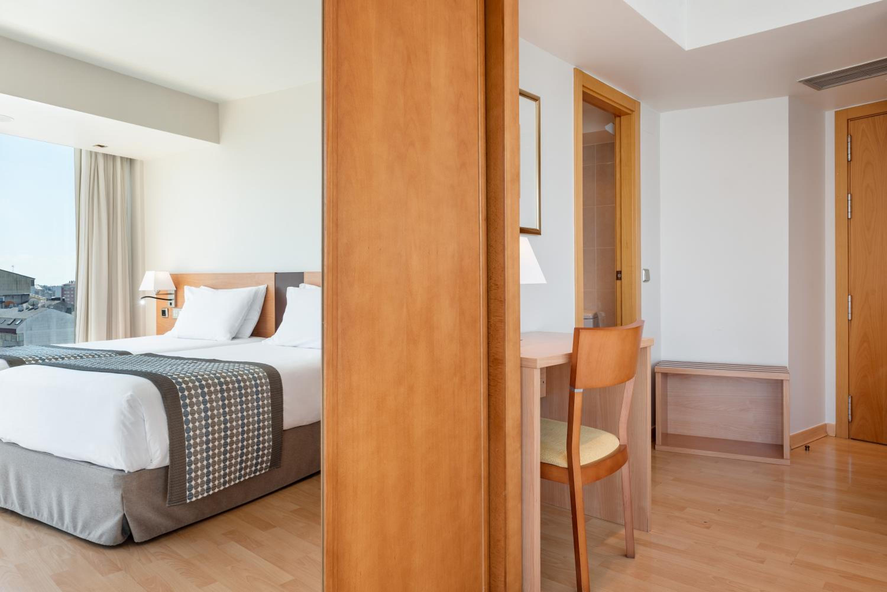 Standard Twin Room - Photo 2