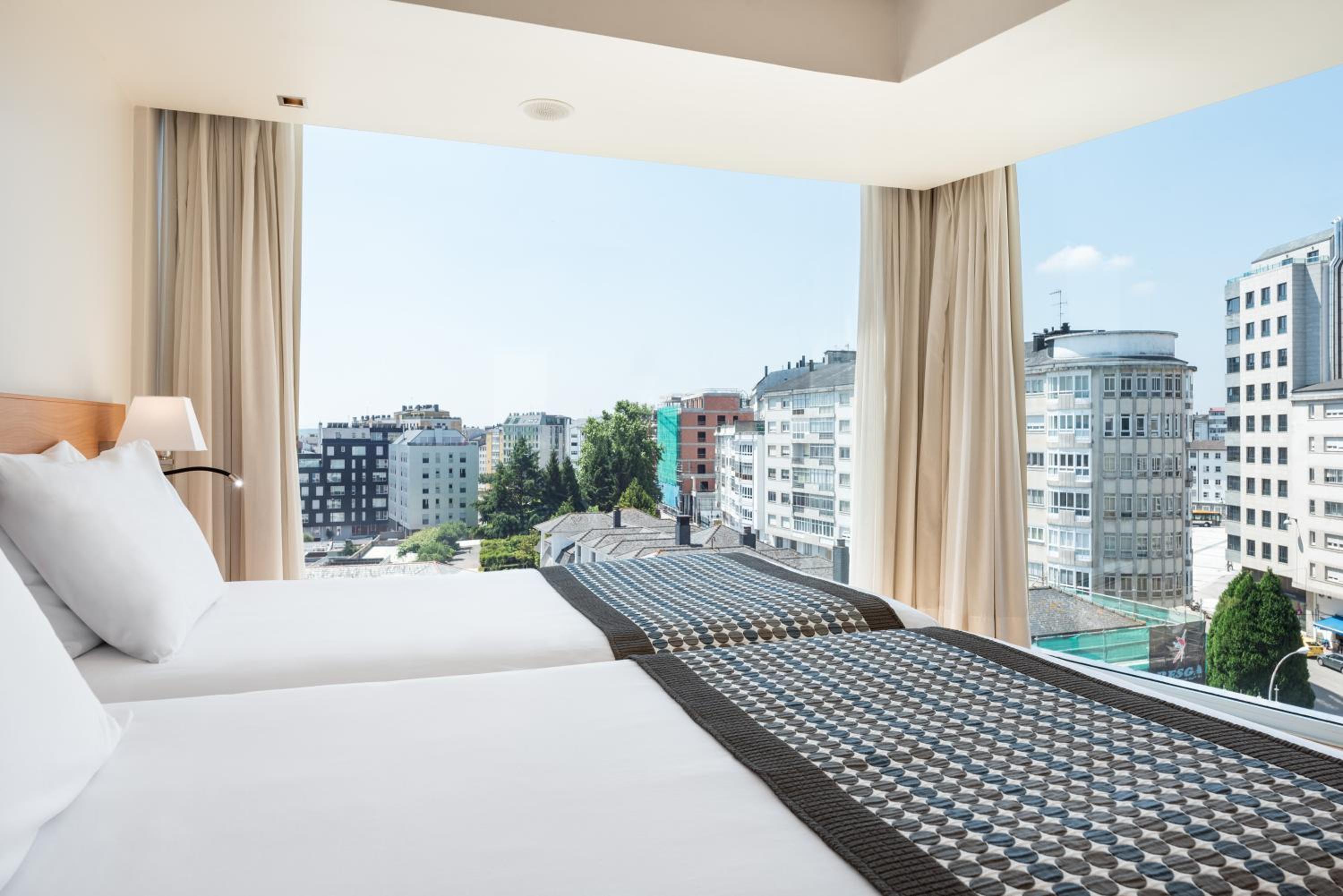 Double Room with View - Photo 2