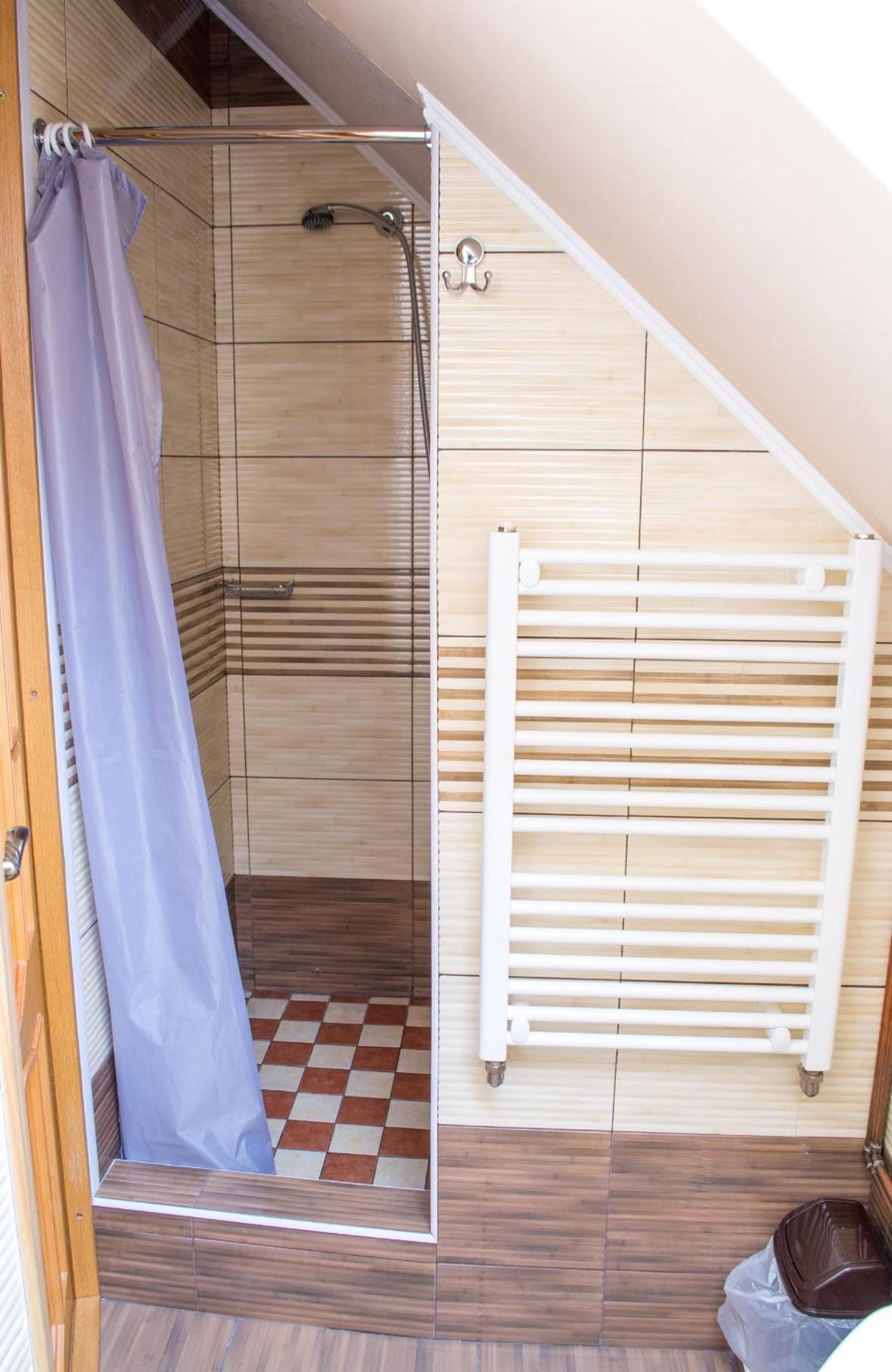 Quadruple Room with Private Bathroom photo 2