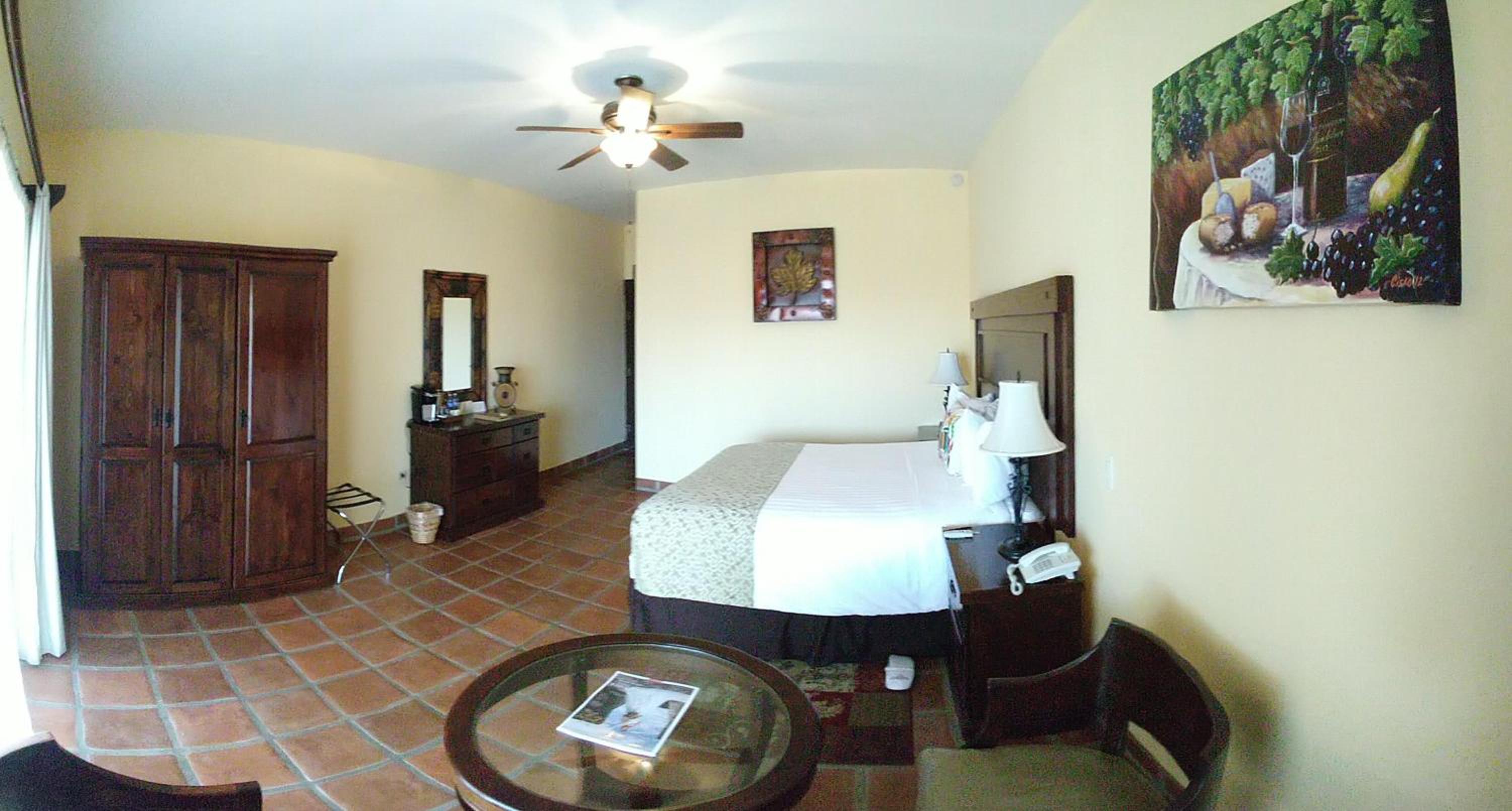 Deluxe King Room photo 1