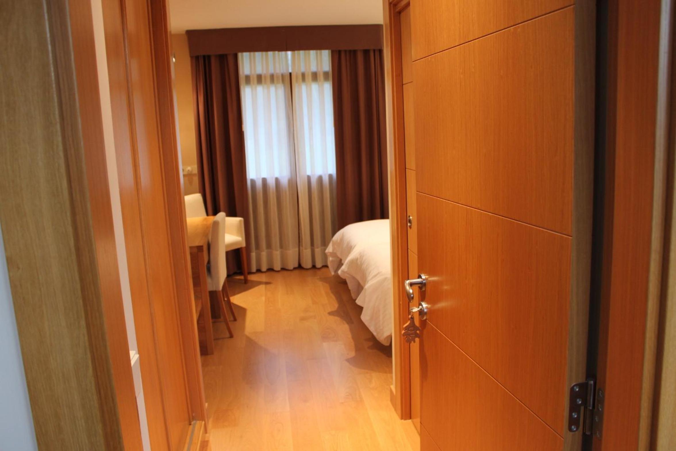 Double or Twin Room - Photo 11
