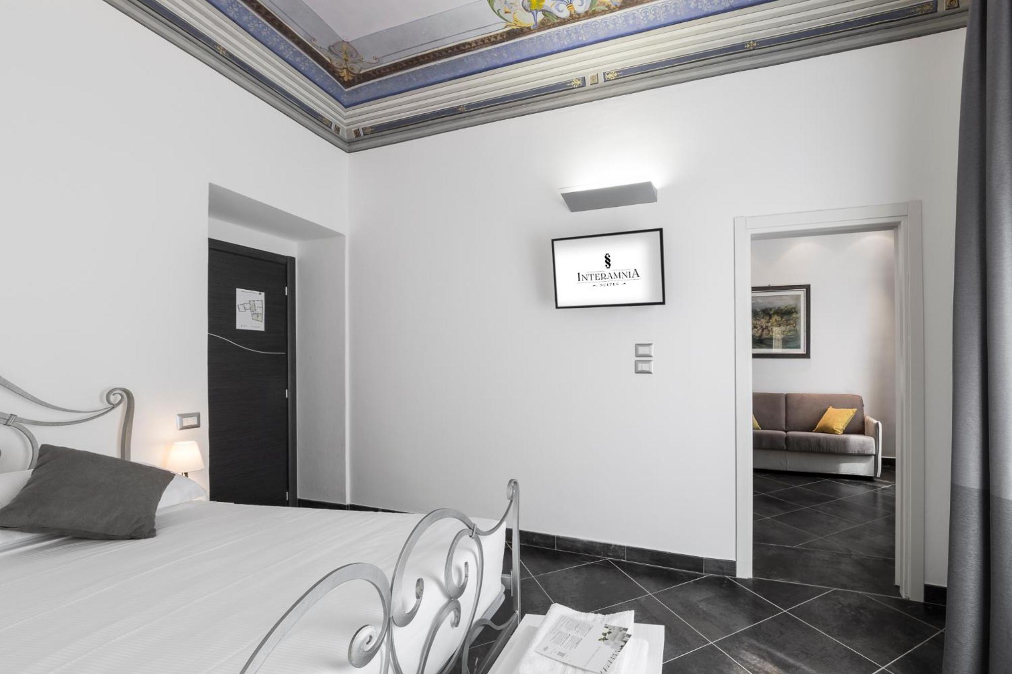 Superior Suite - Photo 4