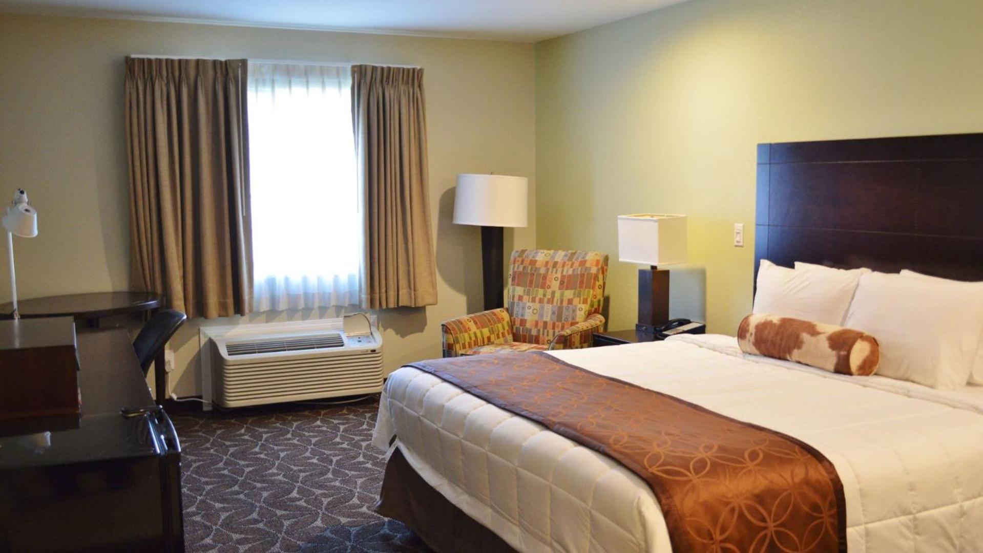 King Room - Non-Smoking photo 2