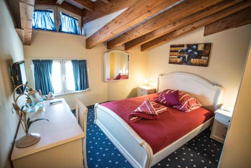 Double Room - Attic photo 1