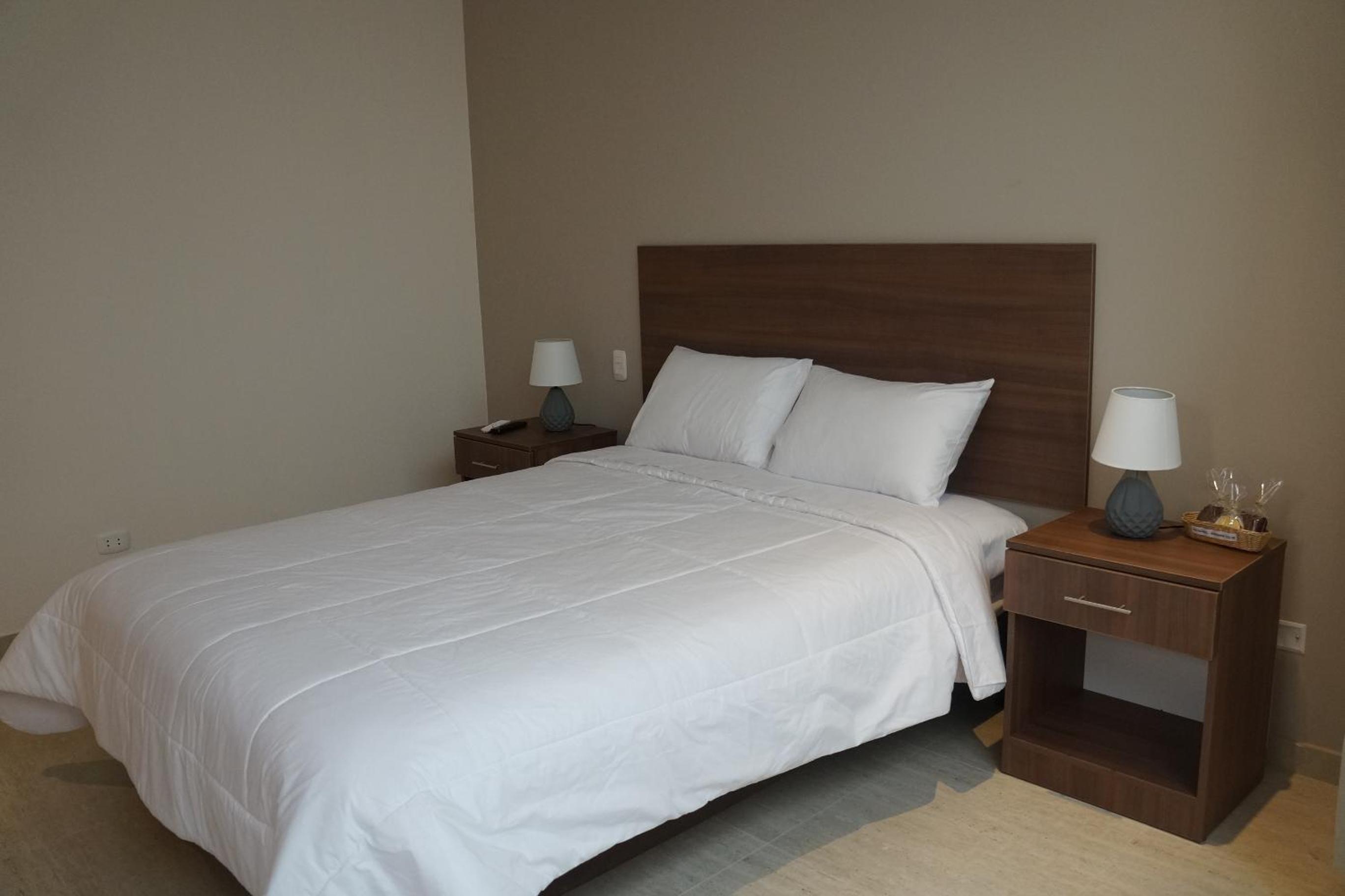 Queen Room photo 2