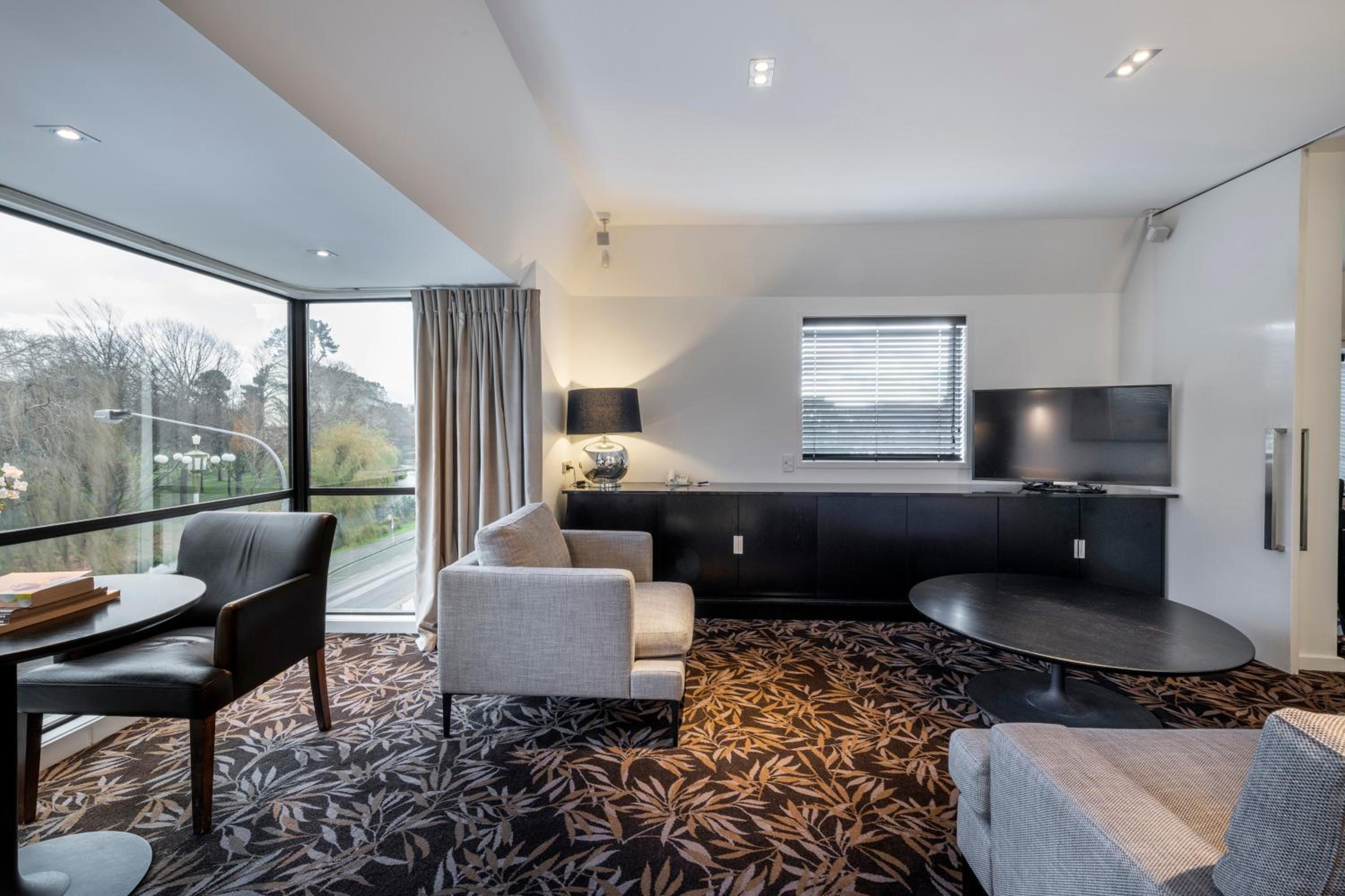 Luxury Suite with Spa Bath photo 1