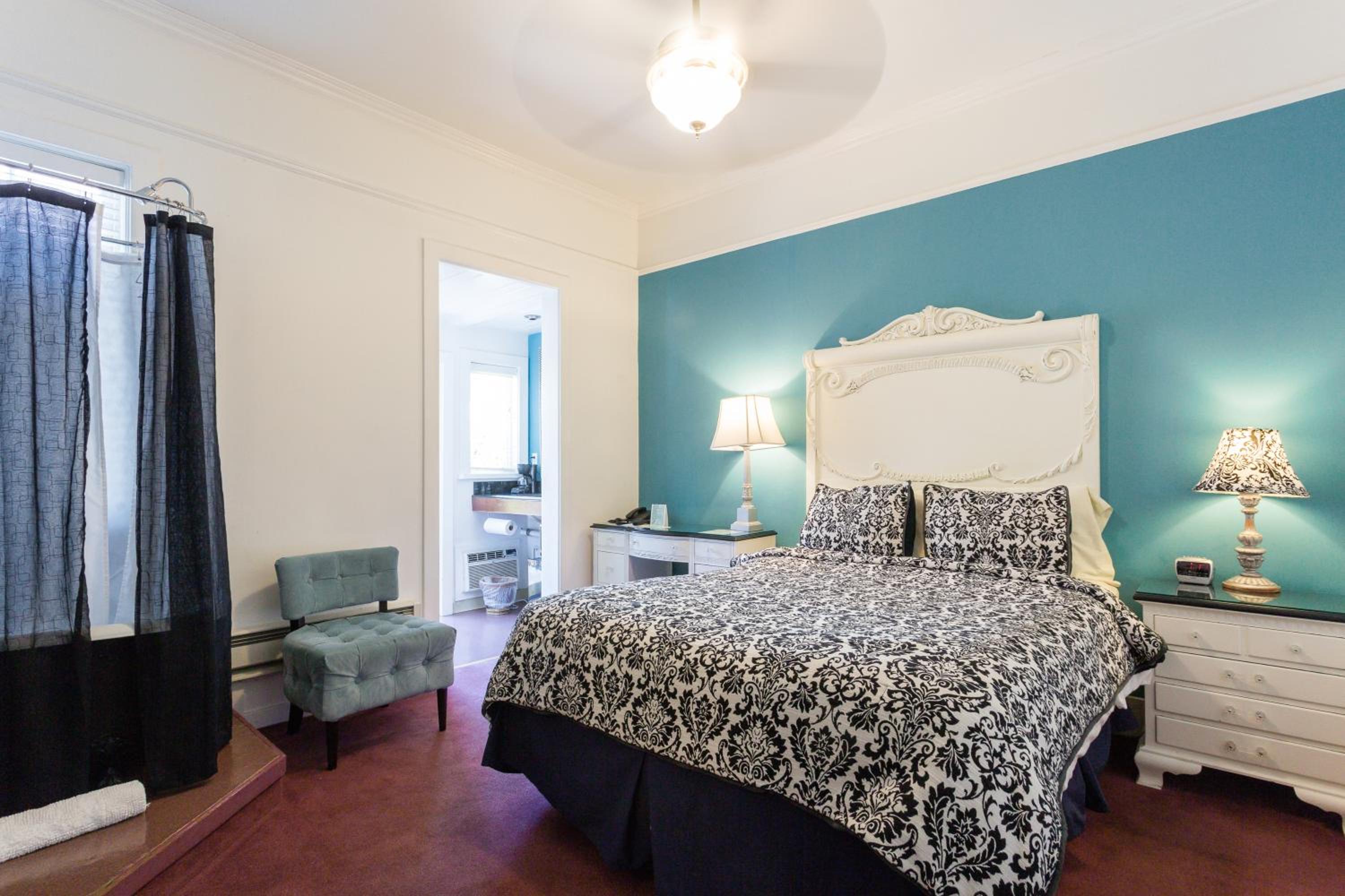 Honeymoon Room - Photo 1