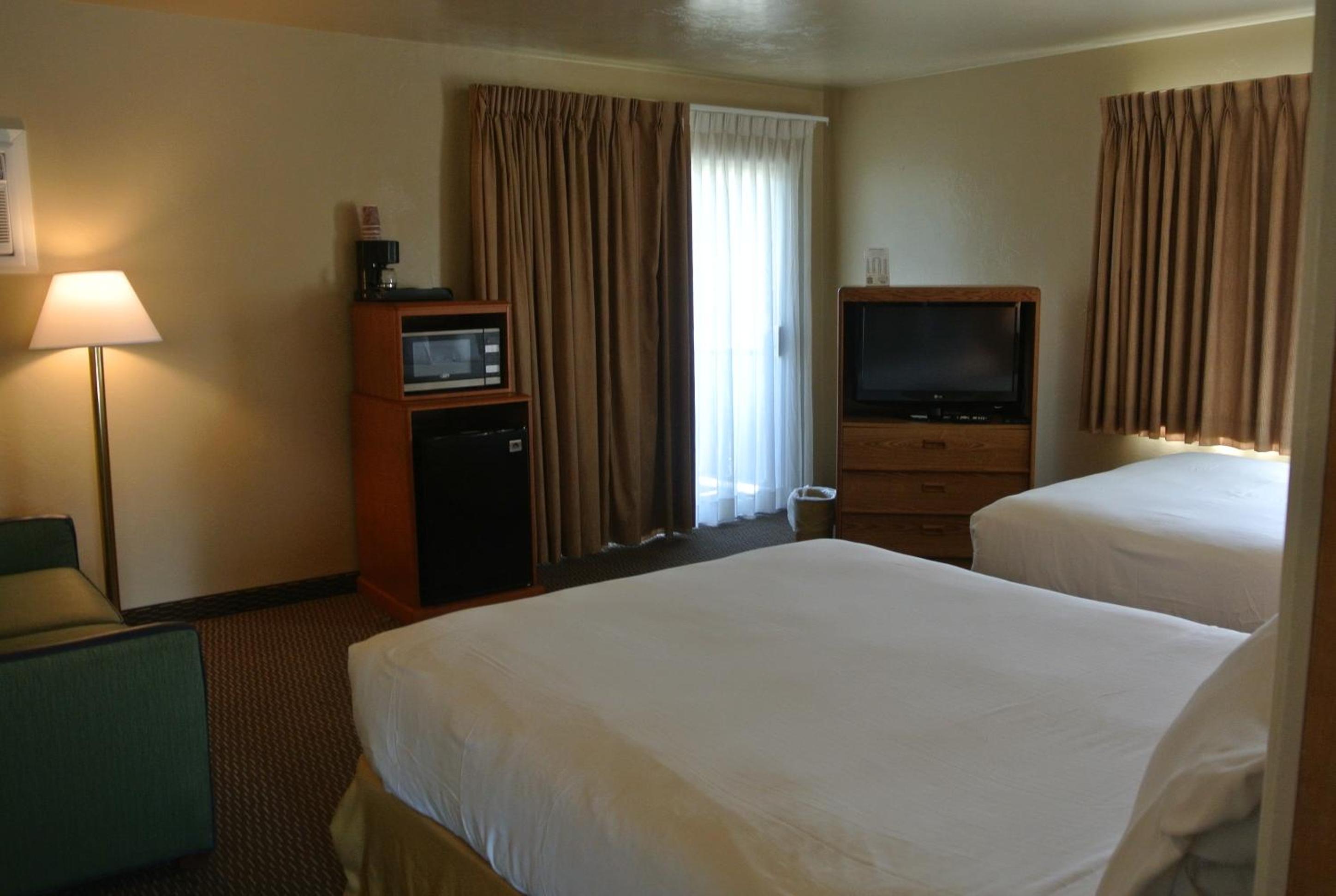Family Two-Bedroom Suite - Photo 2