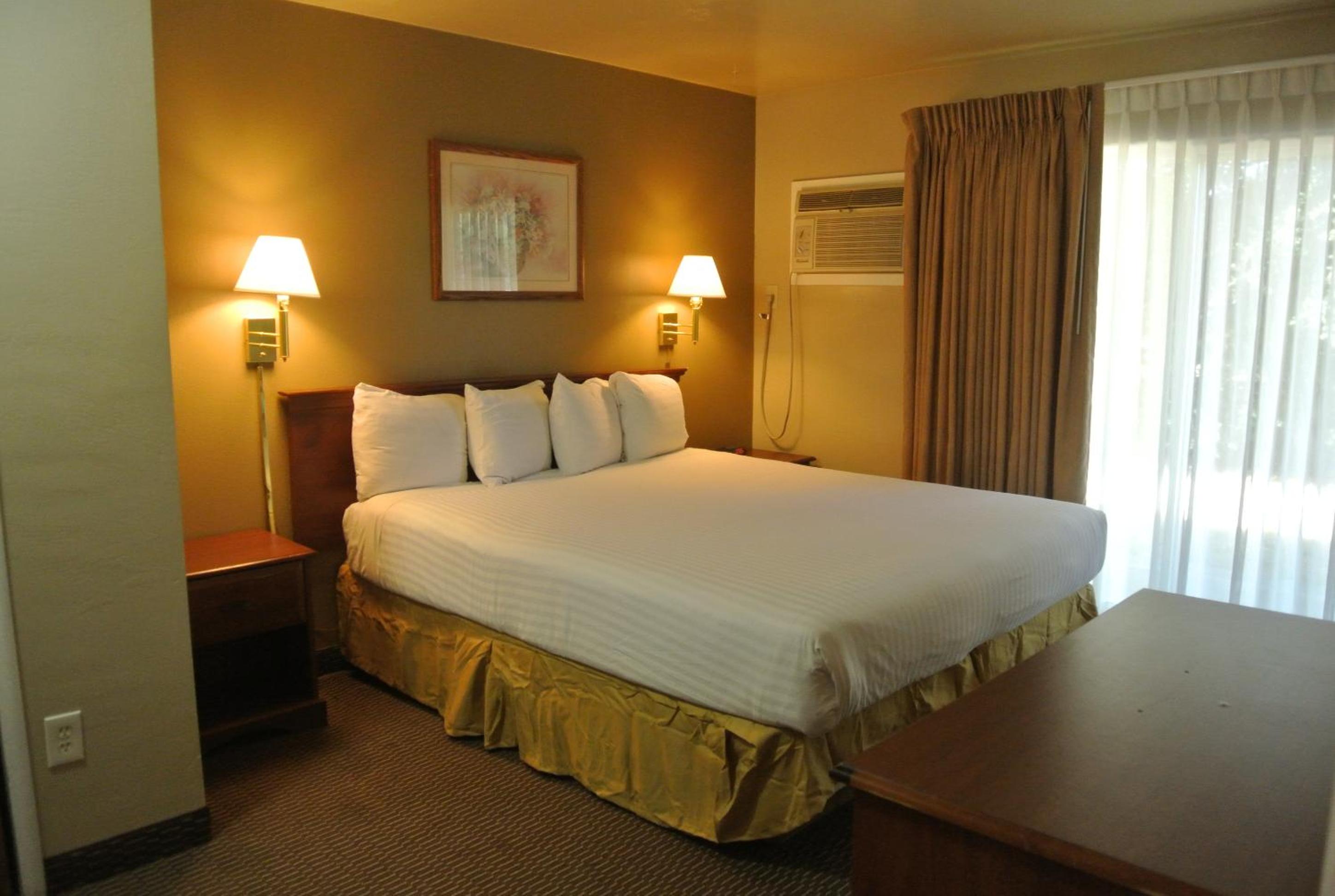 Family Two-Bedroom Suite - Photo 4