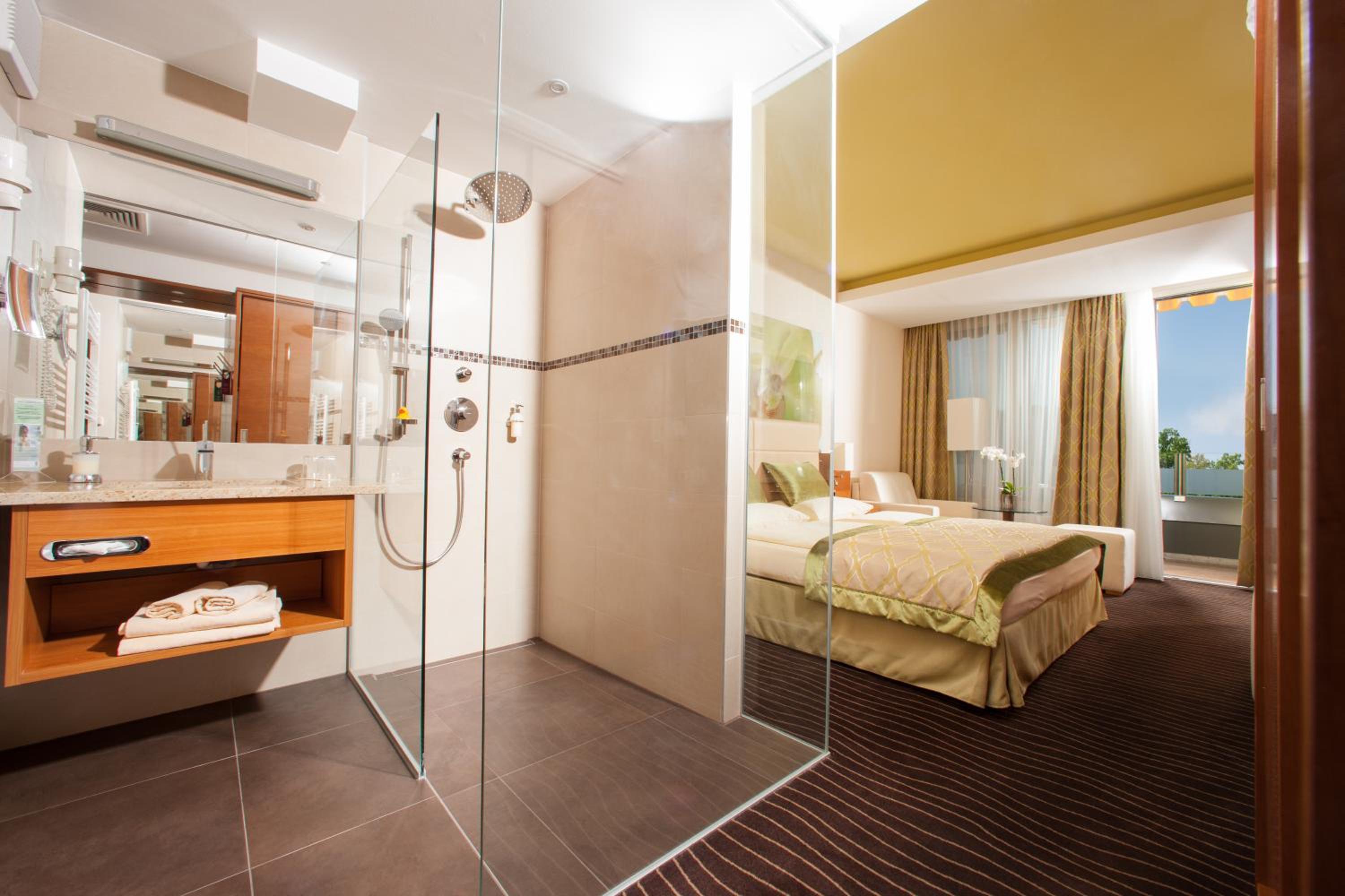 Comfort Double Room with Balcony and Thermal Bath Access - Photo 2
