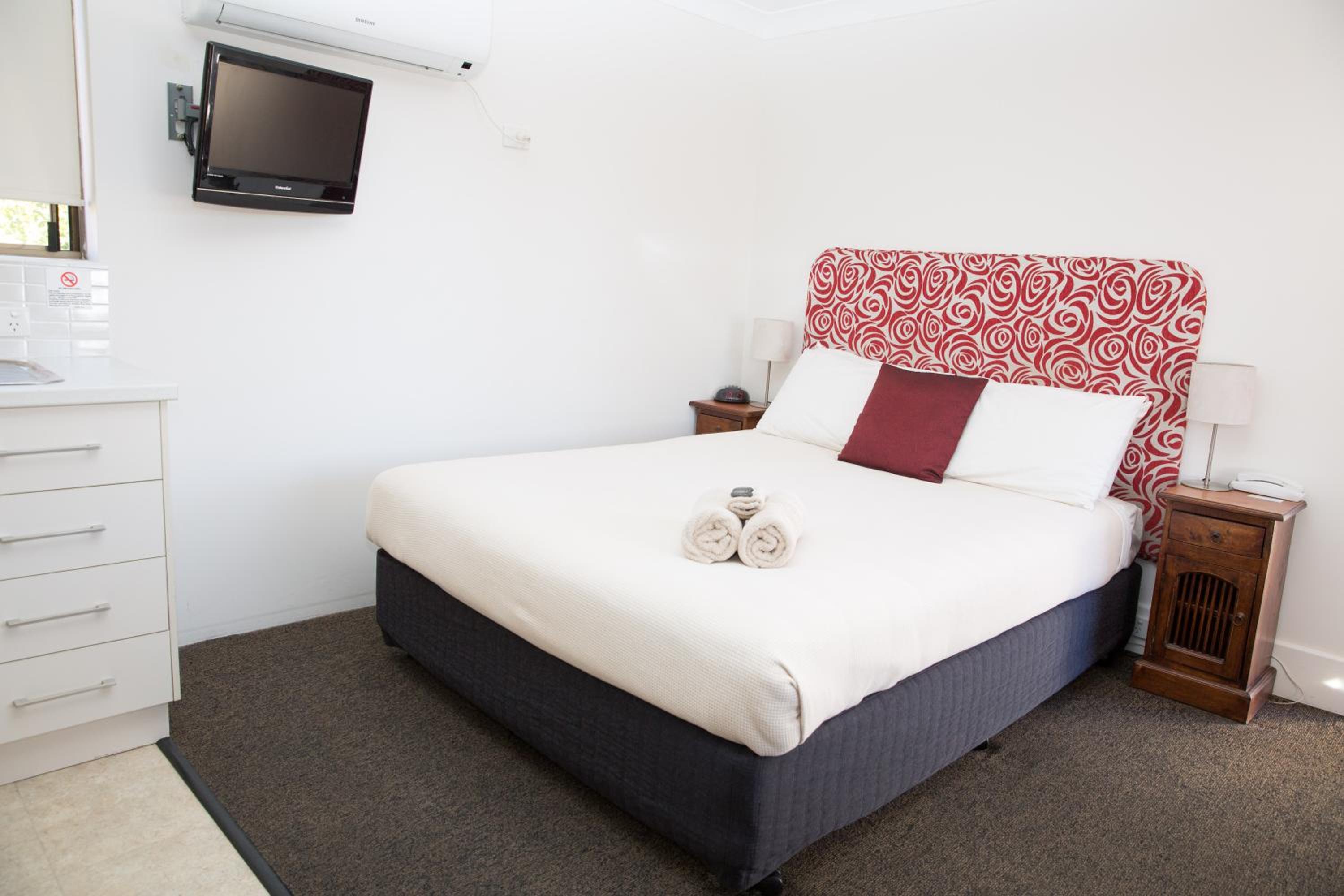 Studio Apartment photo 1