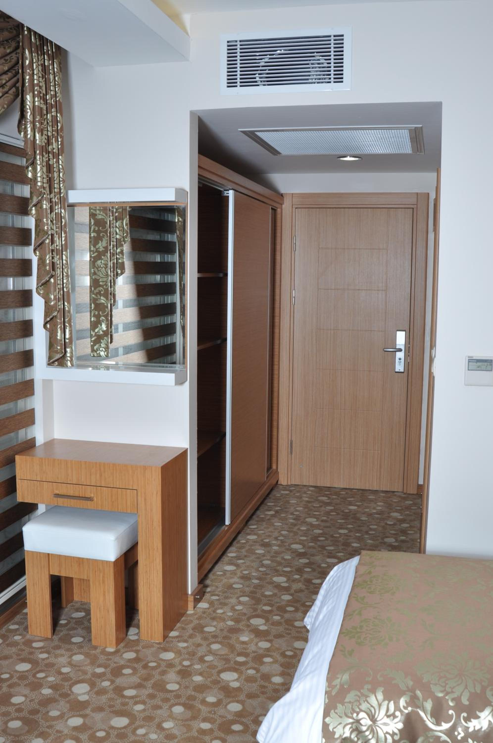 Double or Twin Room photo 3