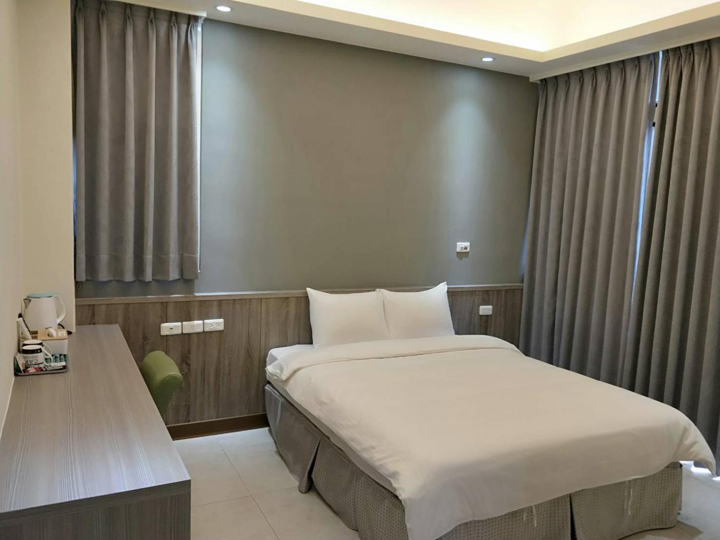 Suite with City View - Photo 3