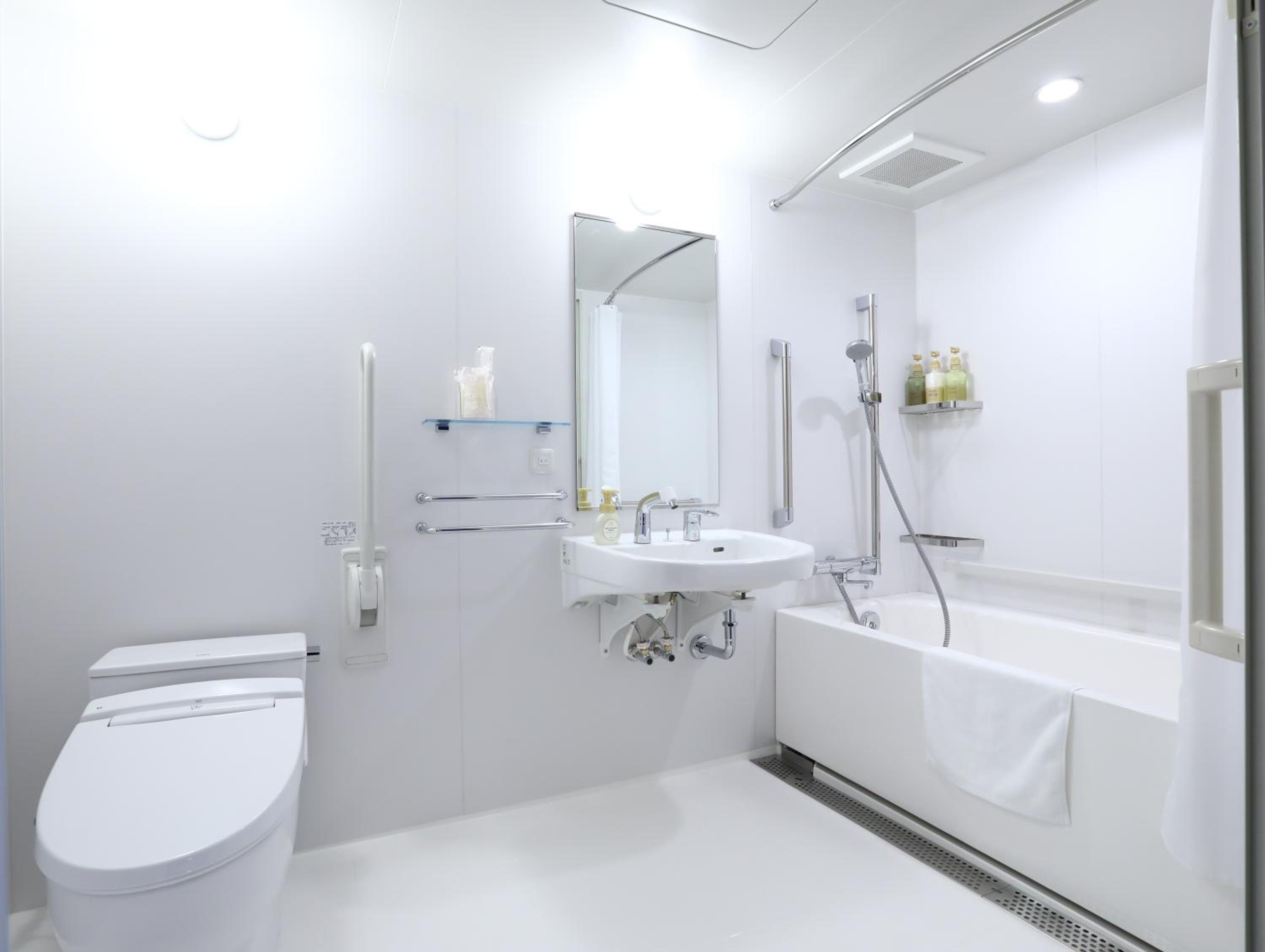 Twin Room - Disability Access photo 2