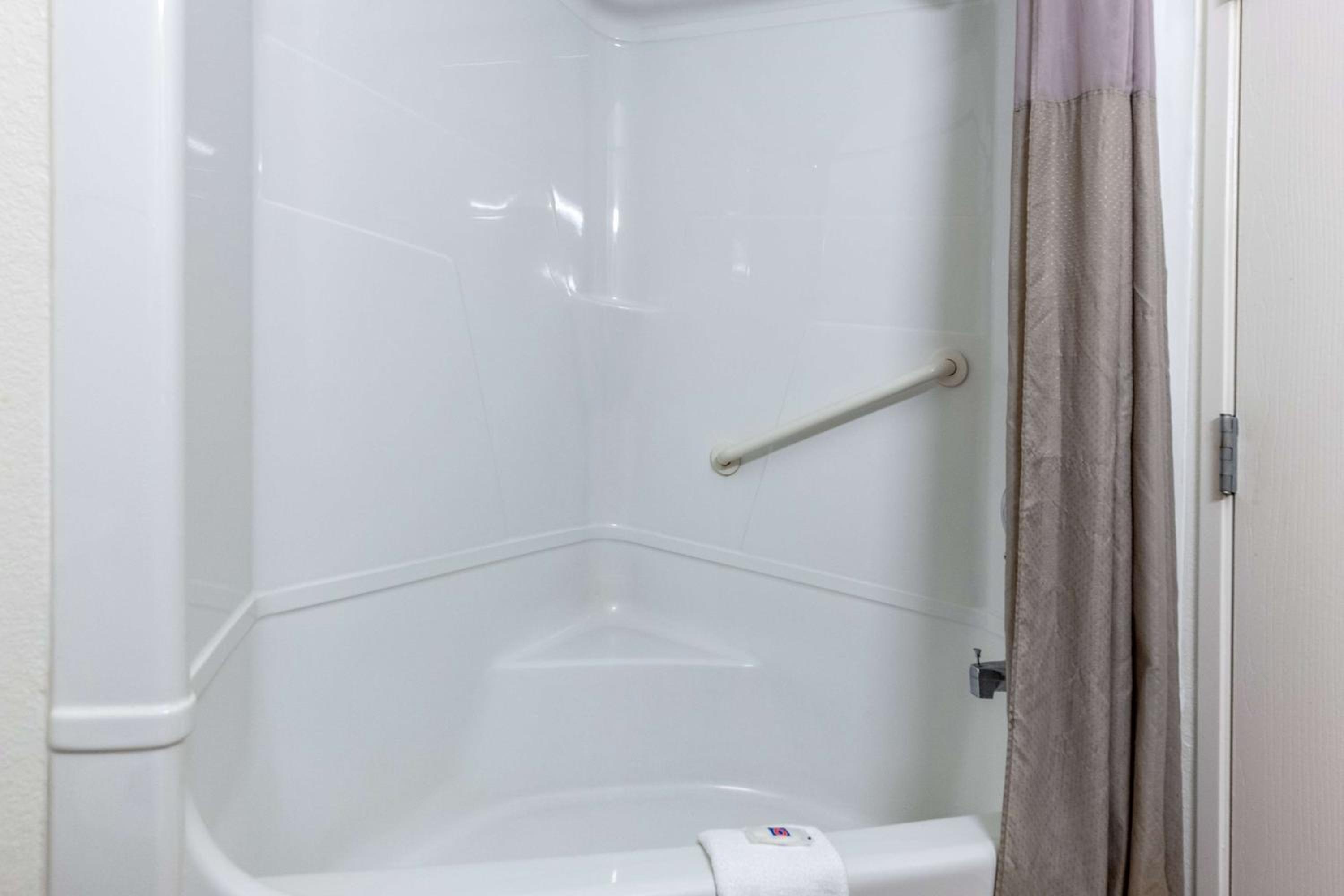 Deluxe Quadruple Room - Non-Smoking photo 3