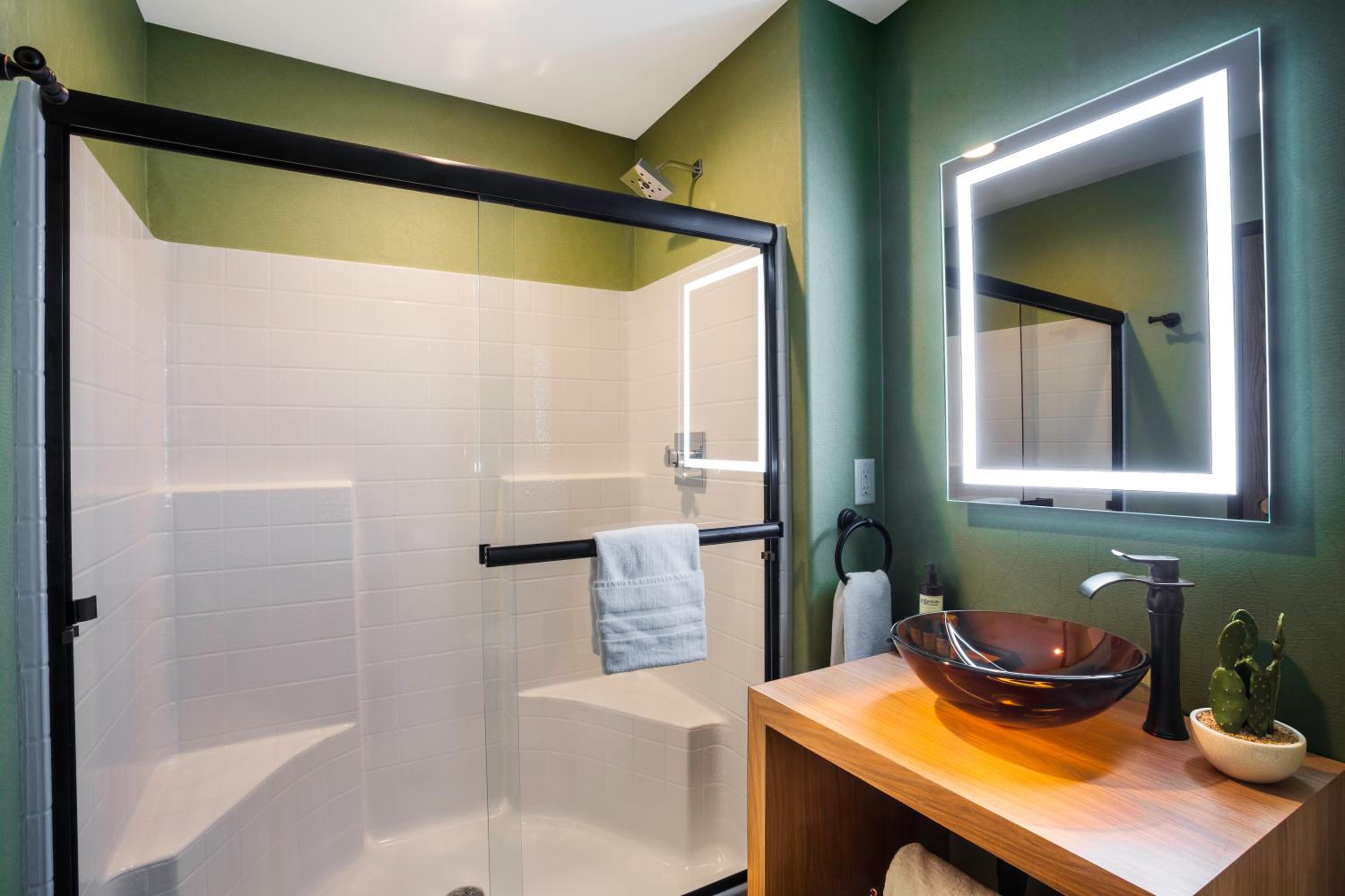 Superior King Room - Photo 3