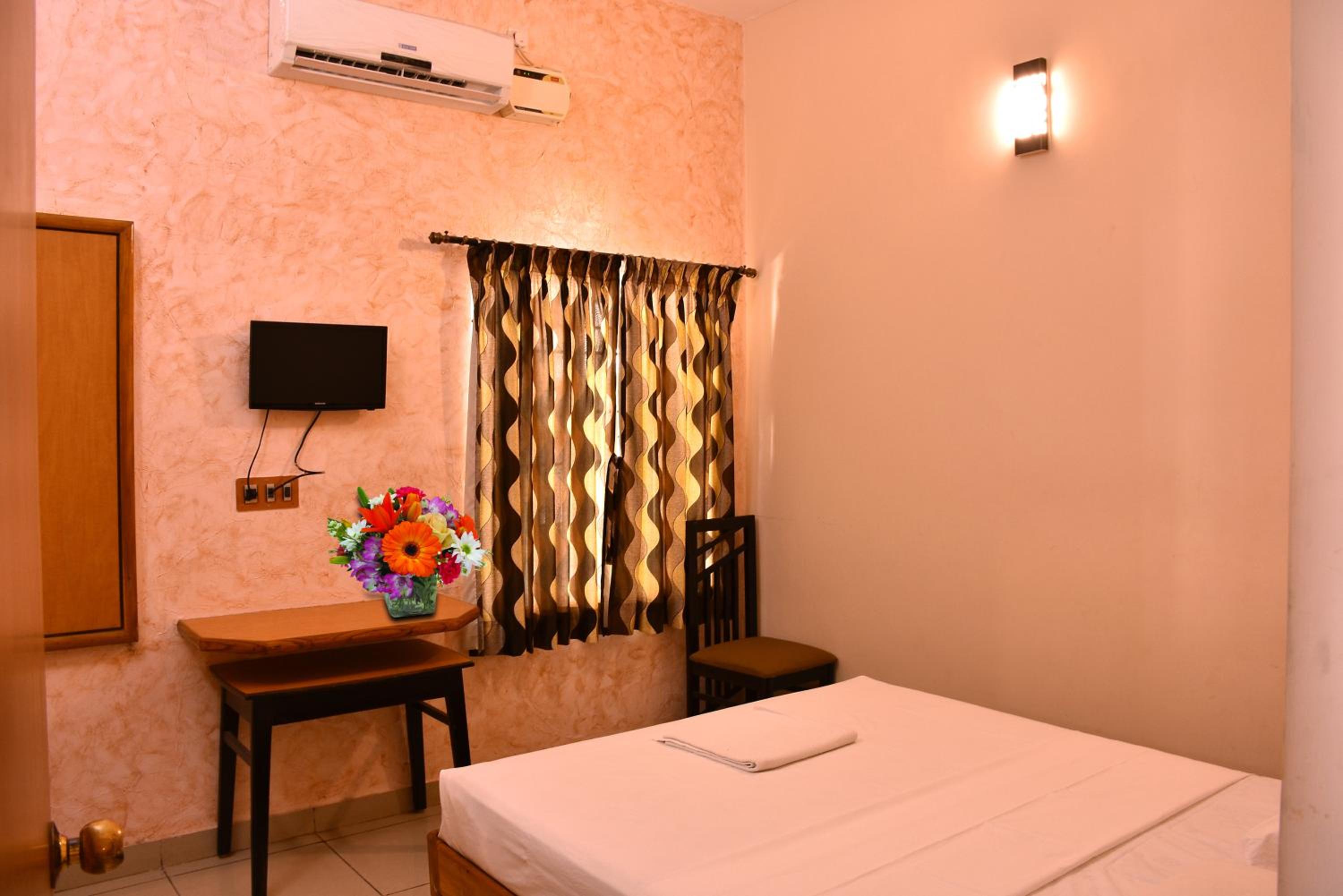 Standard Double Room - Photo 1