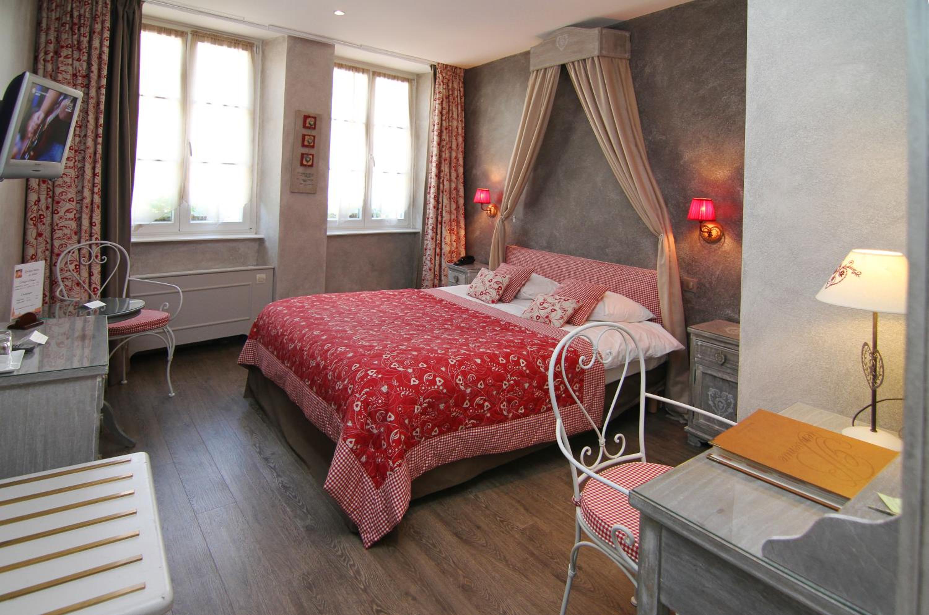 Charm Room with Shower or Balneo Bath - Photo 9