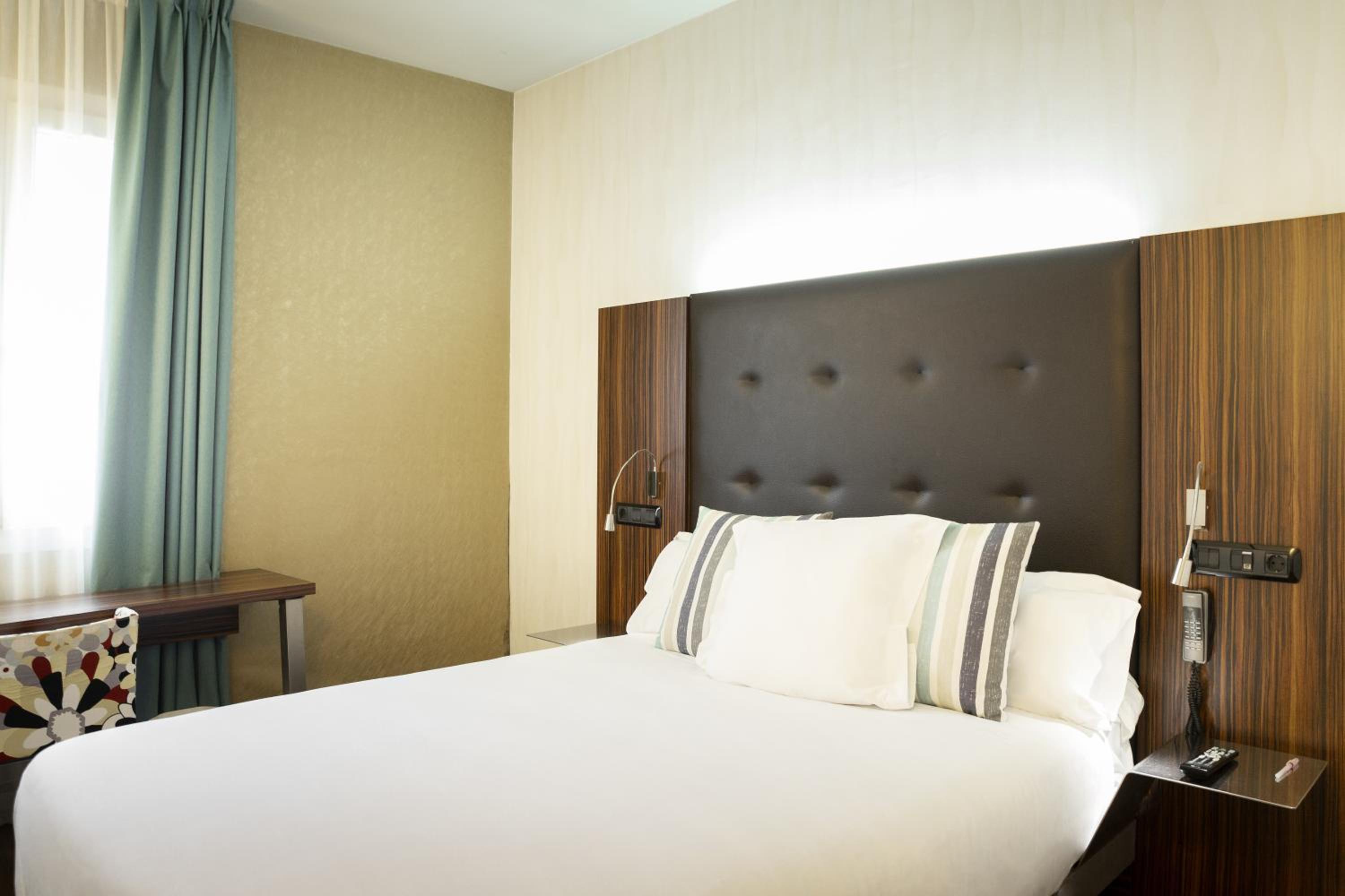 Double Room - Photo 4