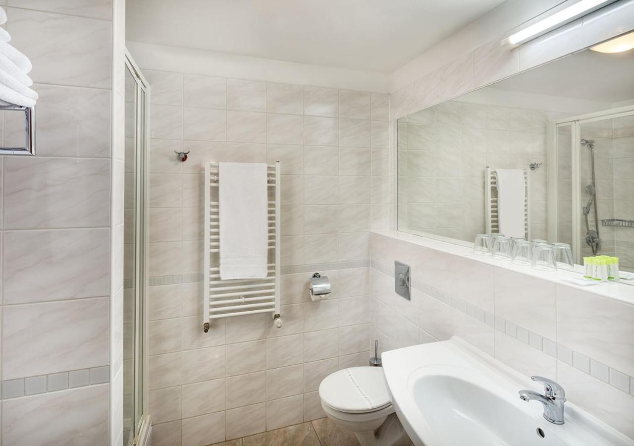 Superior Double or Twin Room photo 2