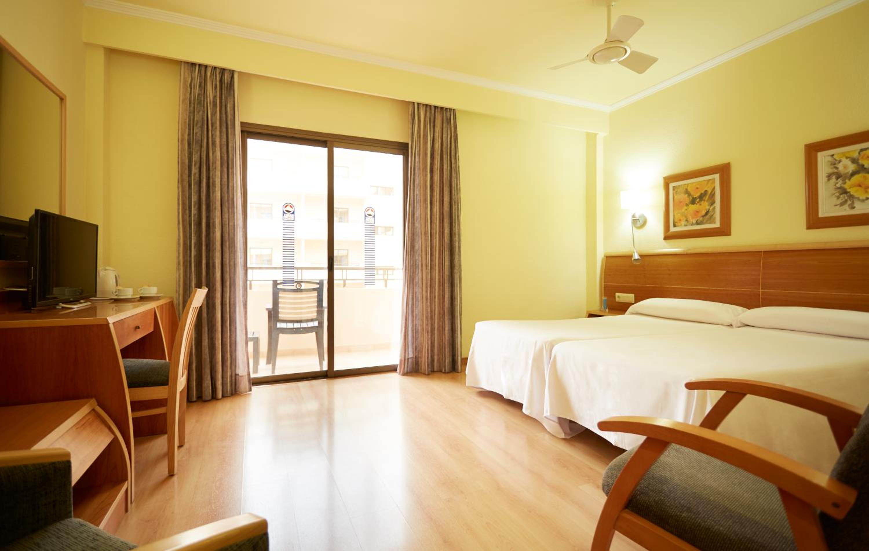 Double or Twin Room - Photo 4