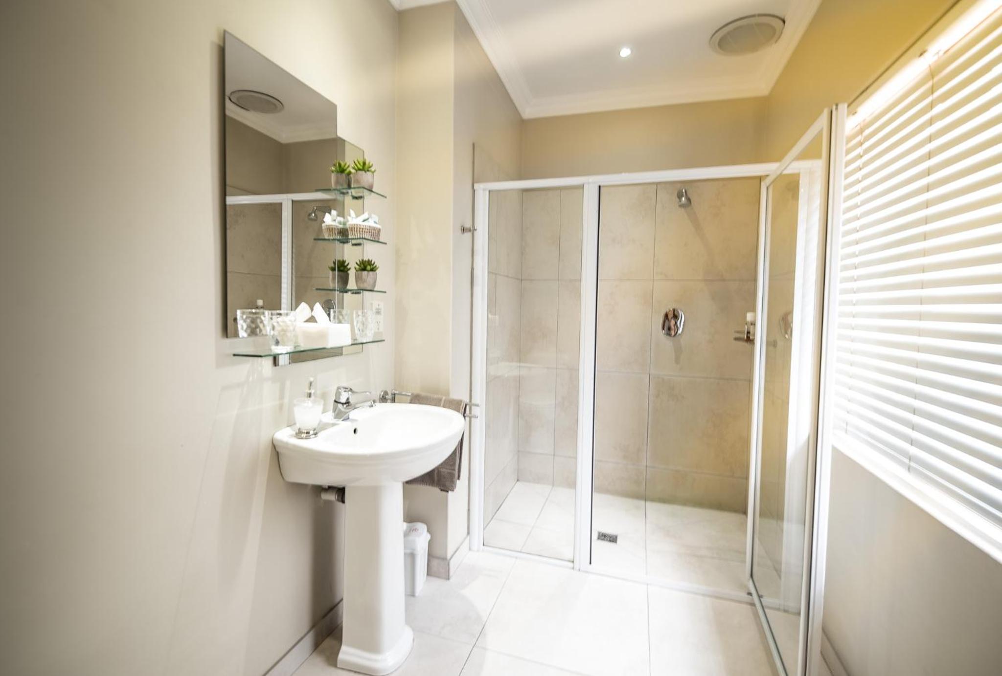 Standard Double or Twin Room - Photo 21