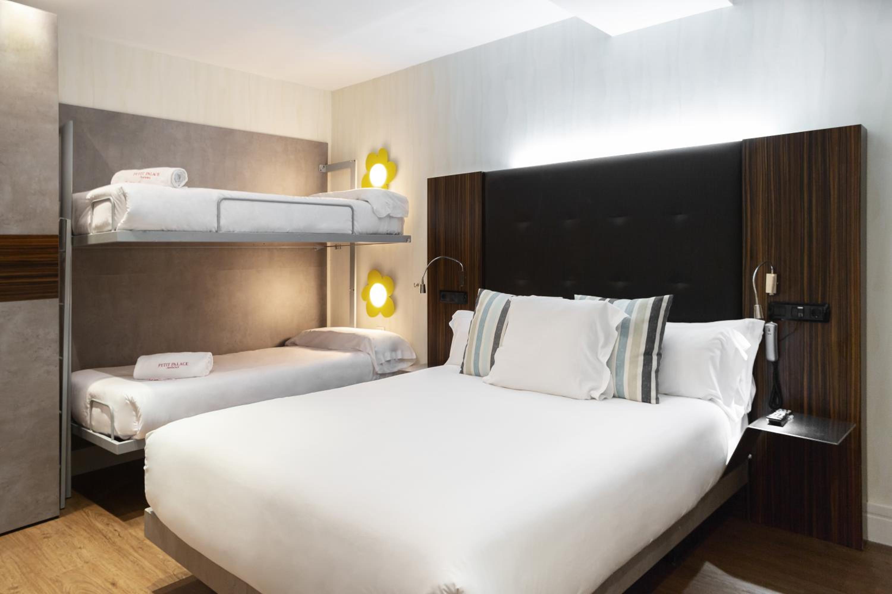 Quadruple Room with Sea View  - Photo 1