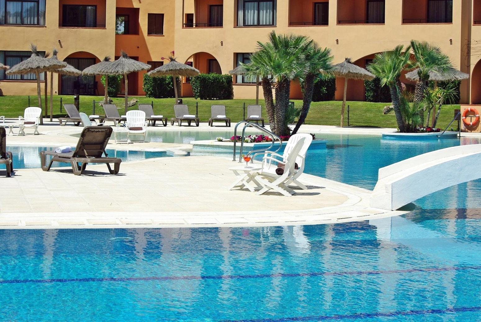 Junior Suite with access to the pool