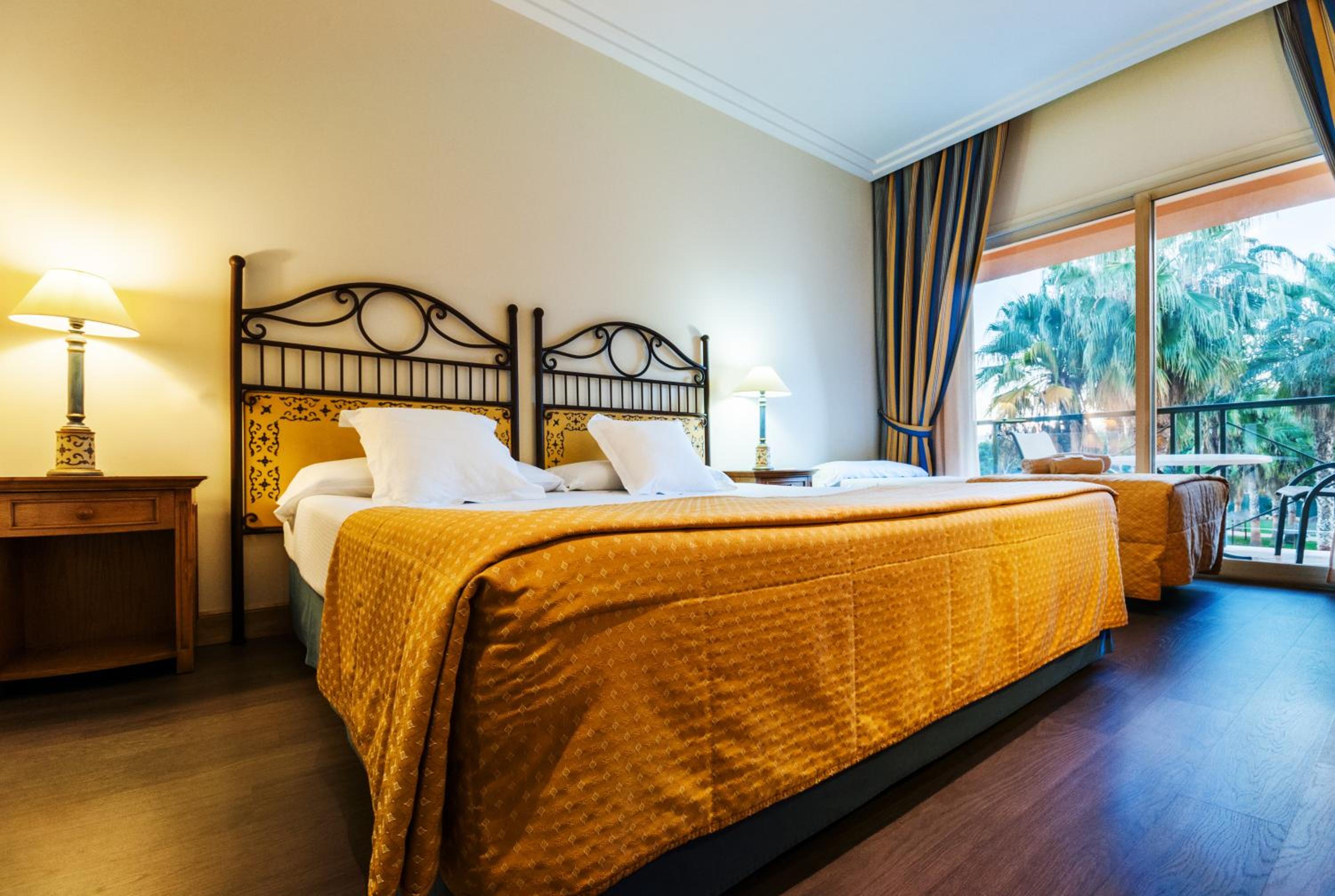Habitación Doble o Twin Estándar con Vista al Lago (2 adultos + 1 niño)
