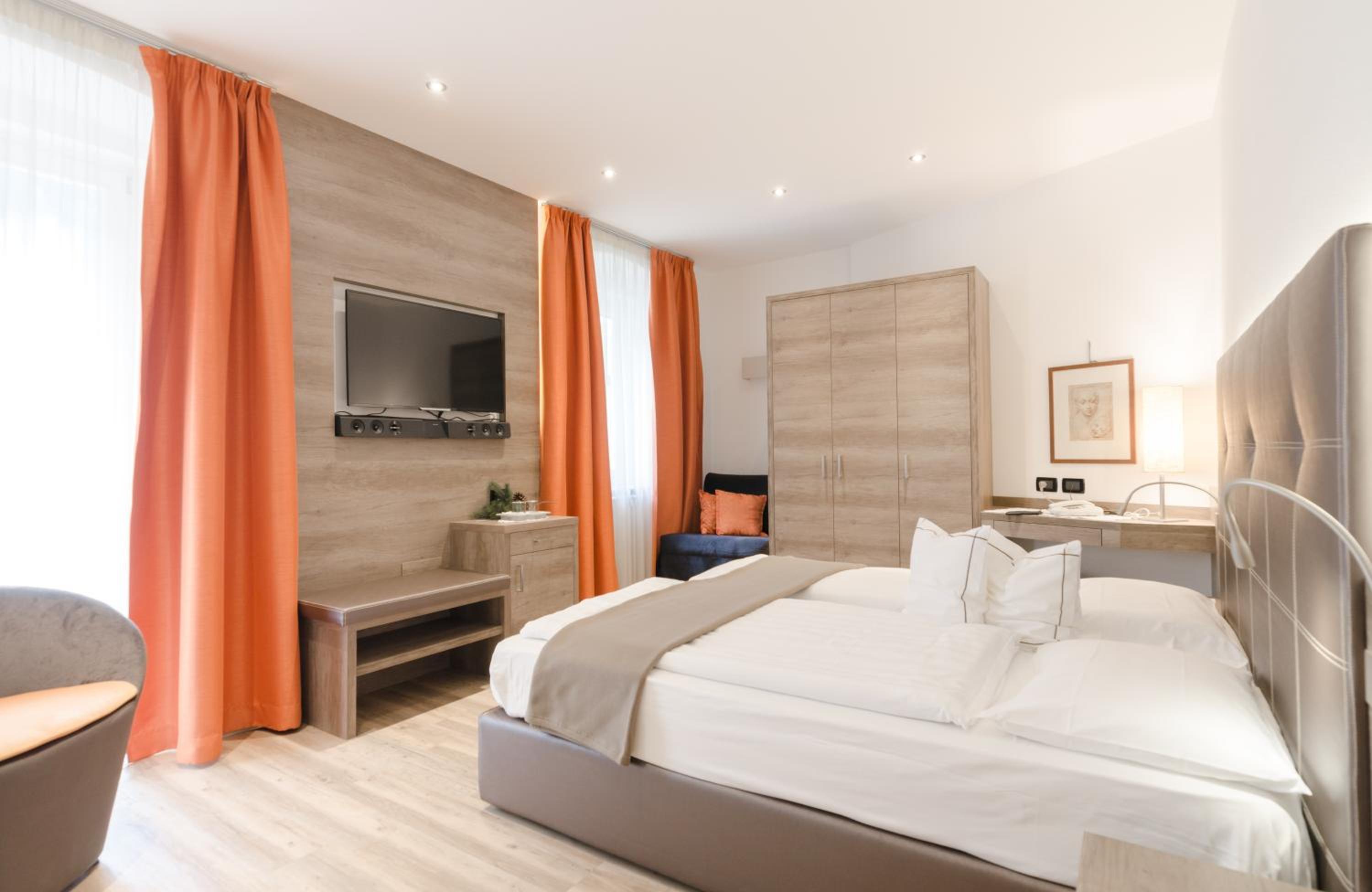 Double or Twin Room photo 3