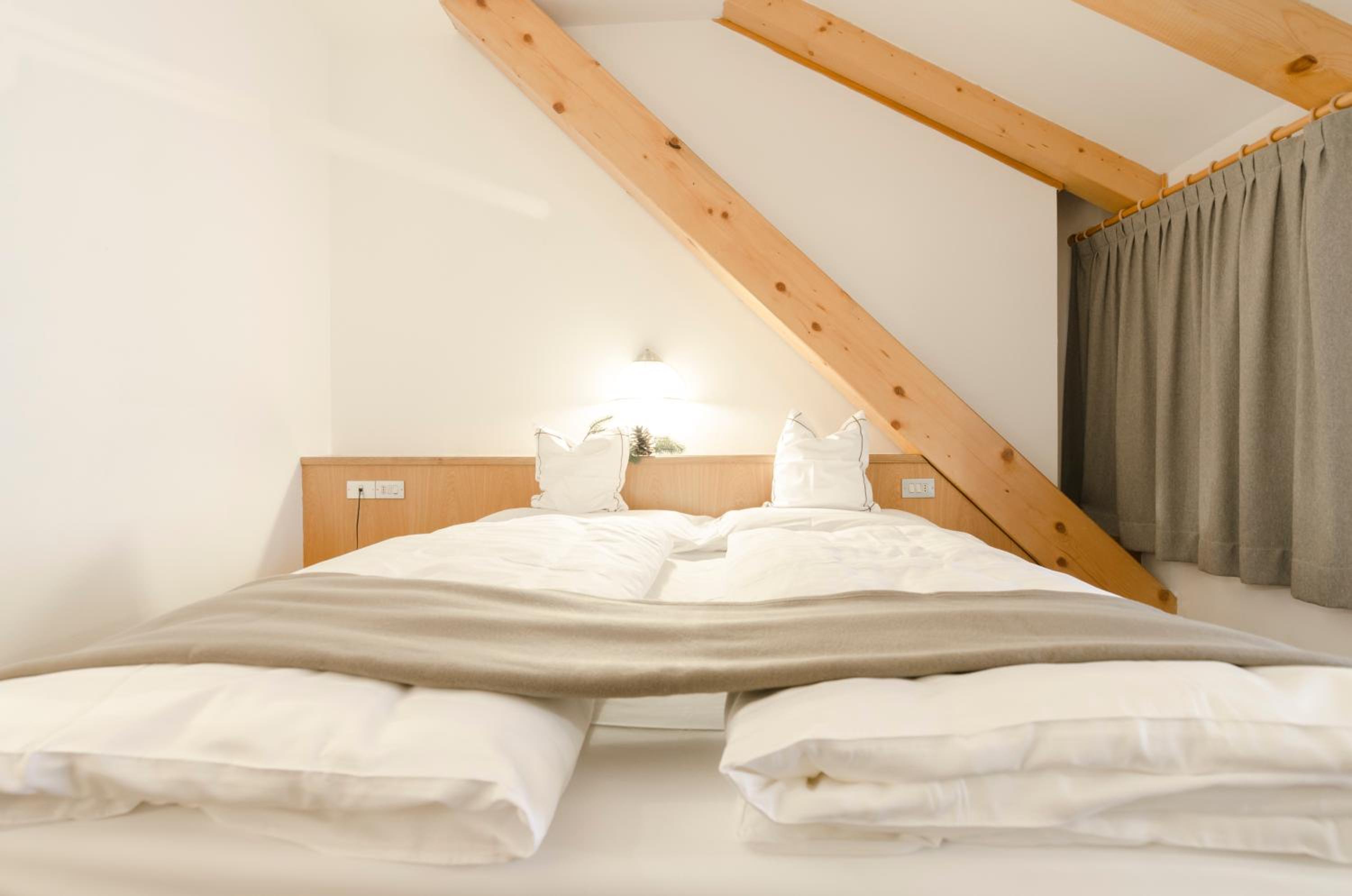 Large Double Room photo 2