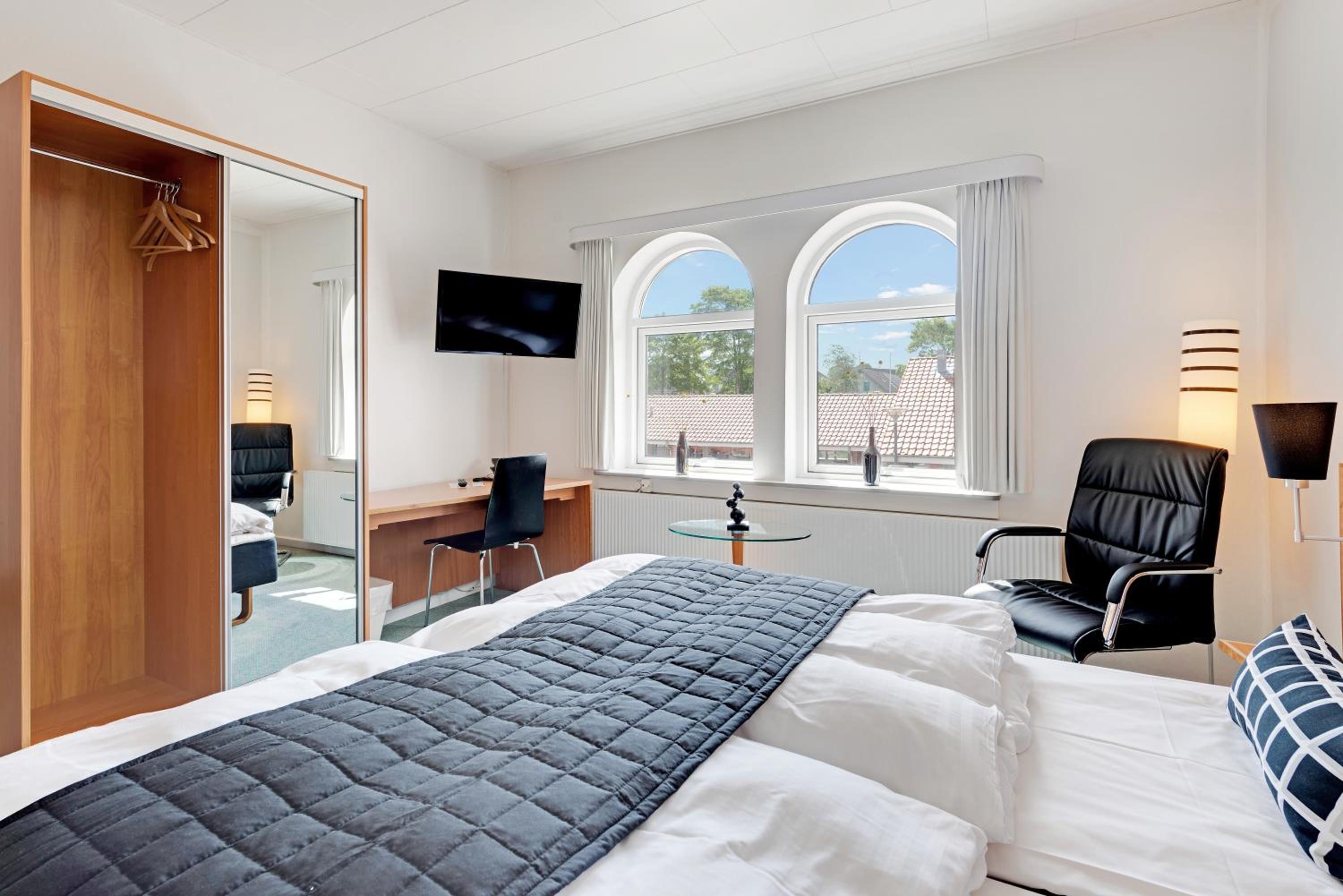 Standard Double Room photo 2