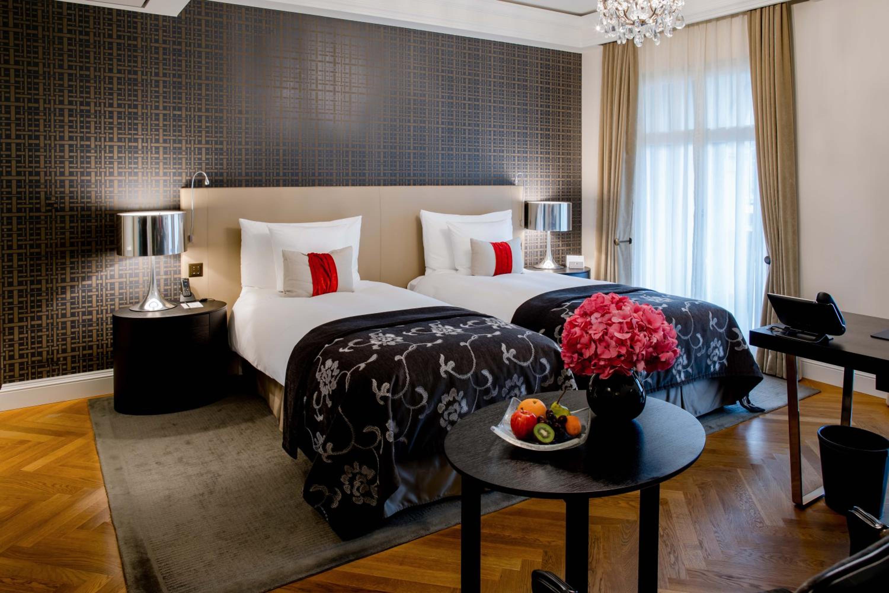 Charming King Room - Photo 5