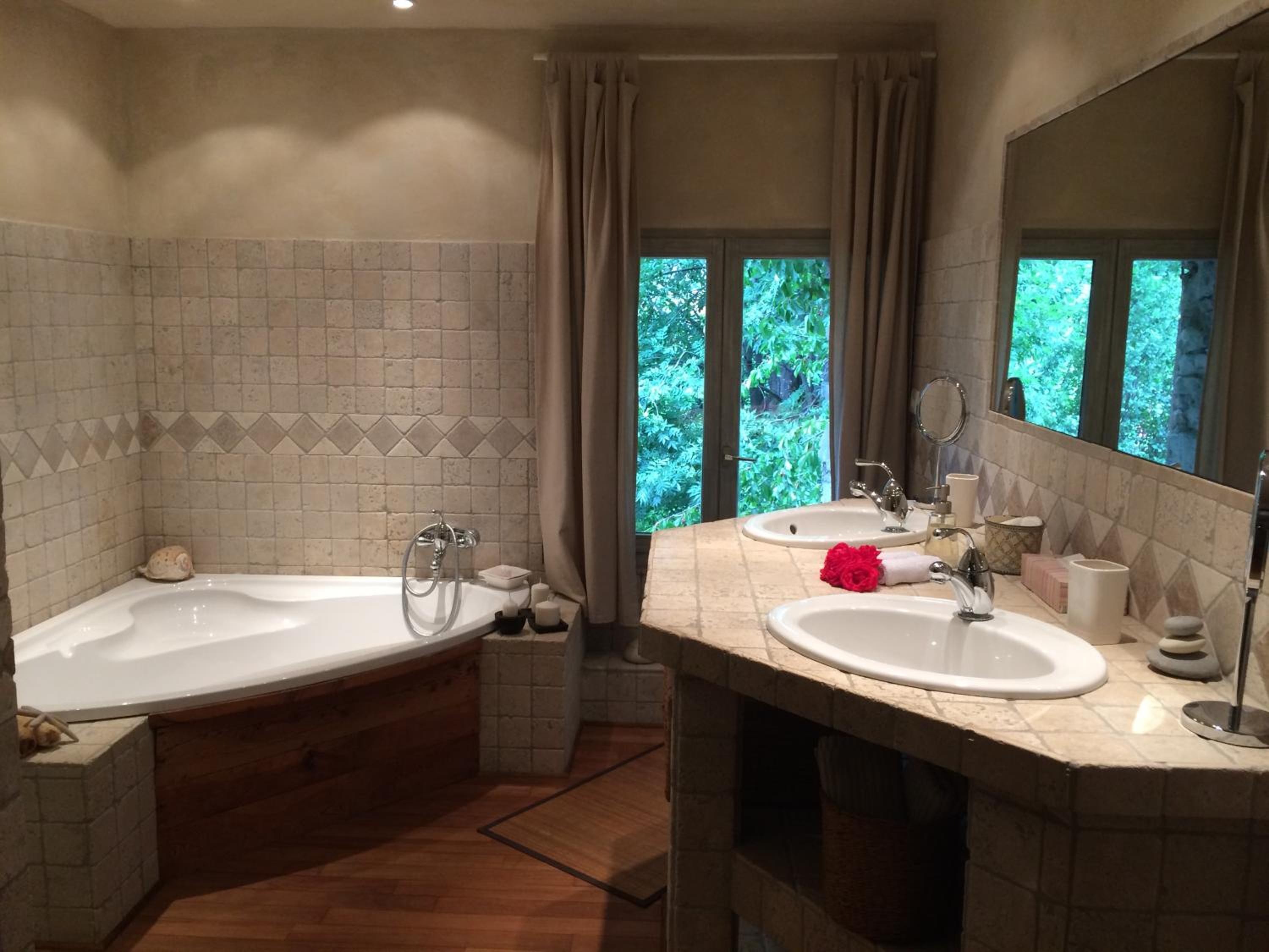 Double Room with Private External Bathroom - Photo 4