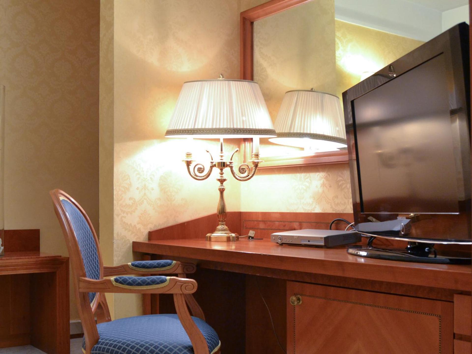 Junior Suite with Hot Tub - Photo 1