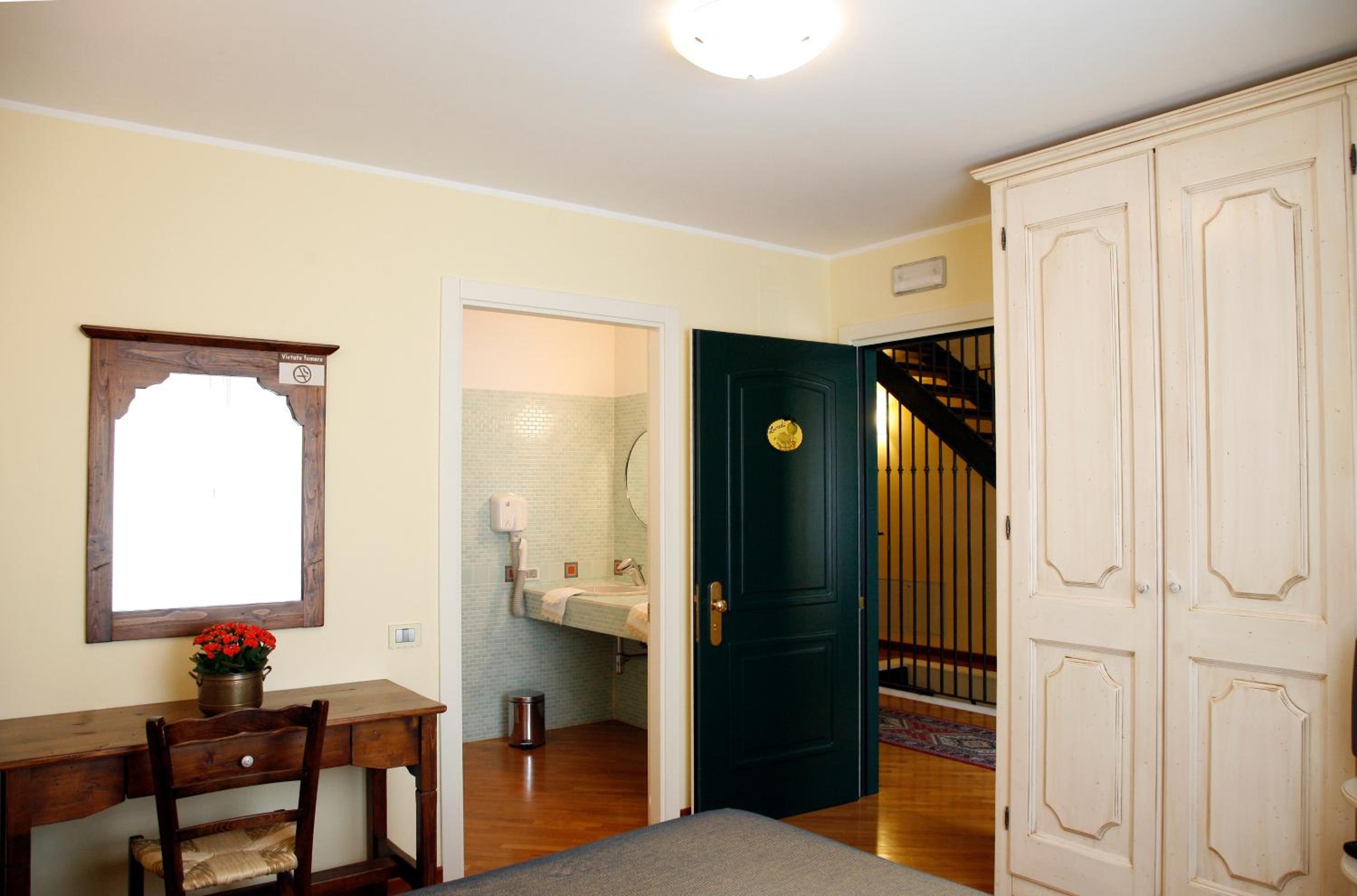 Double Room with Extra Bed photo 1