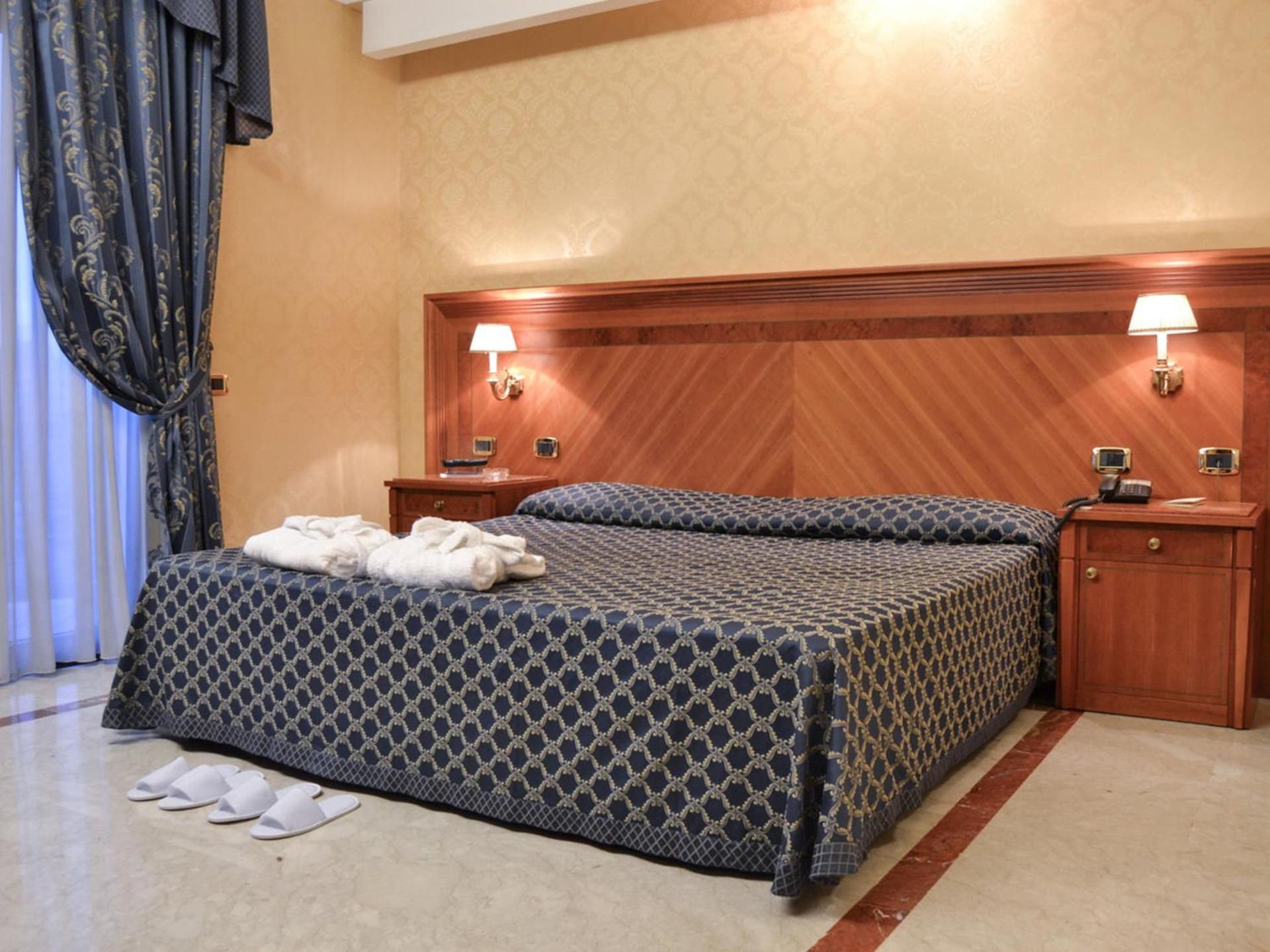 Junior Suite with Hot Tub - Photo 16