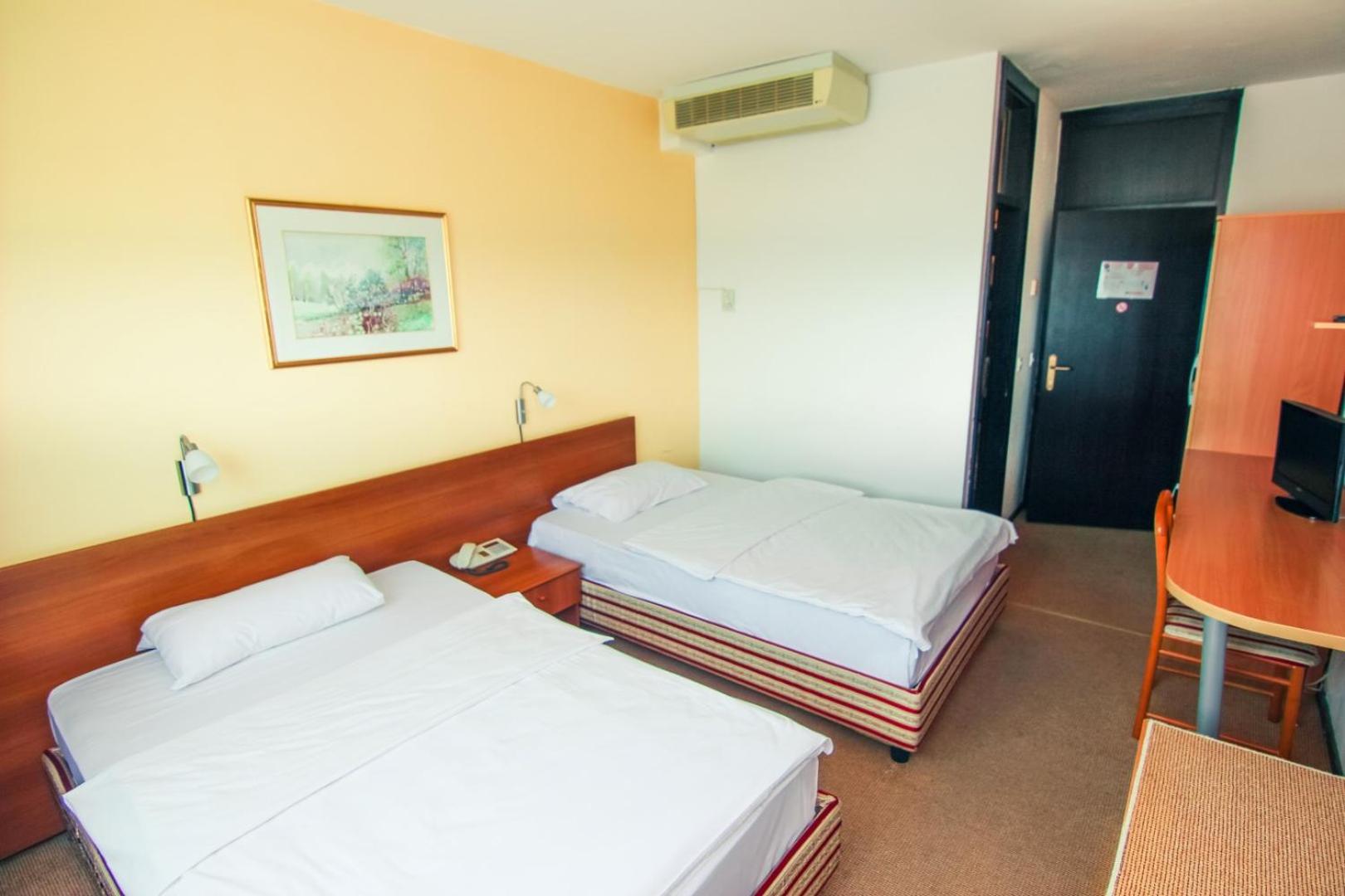 Superior Double or Twin Room - Photo 3