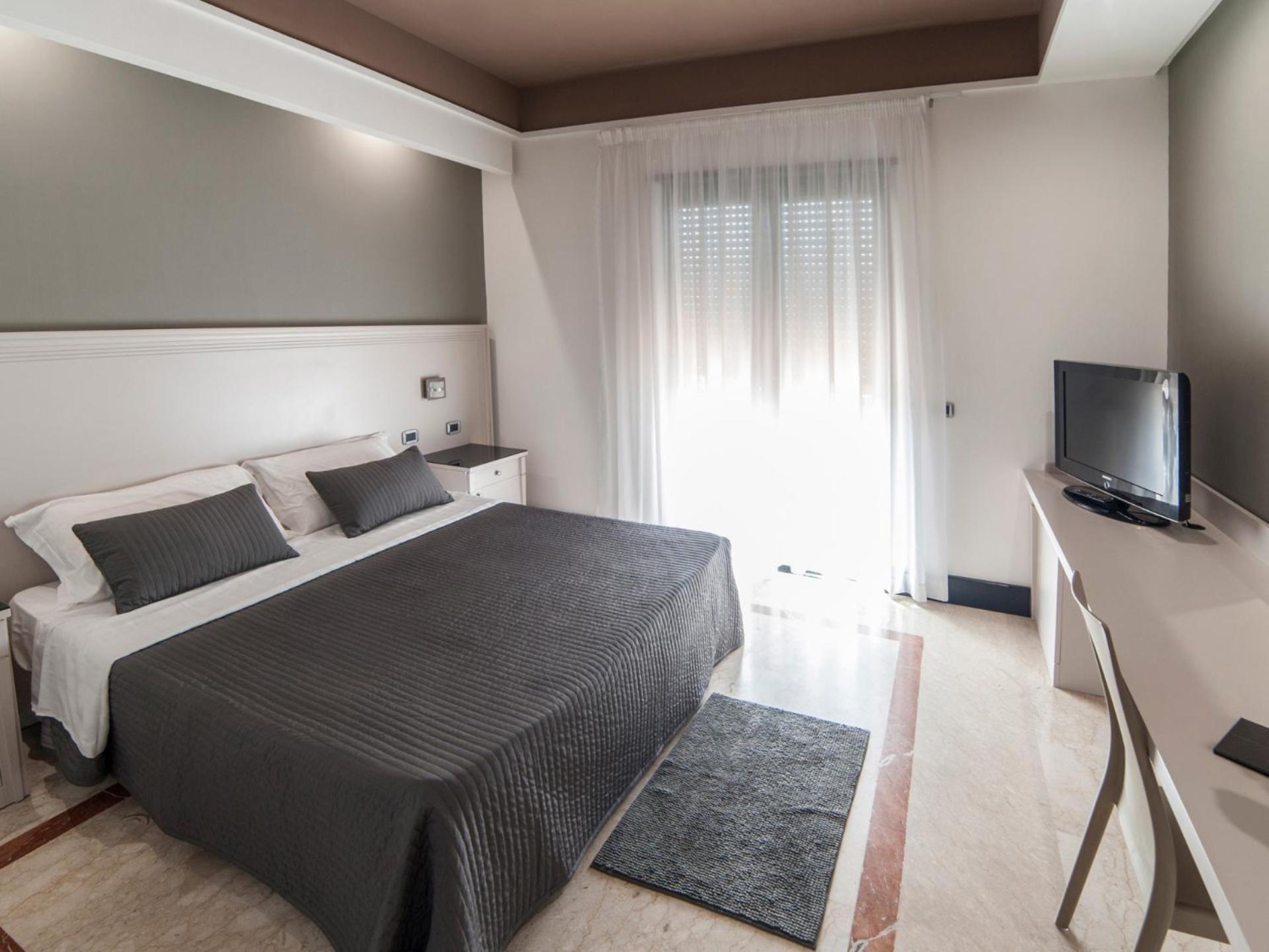 Superior Double Room - Photo 1