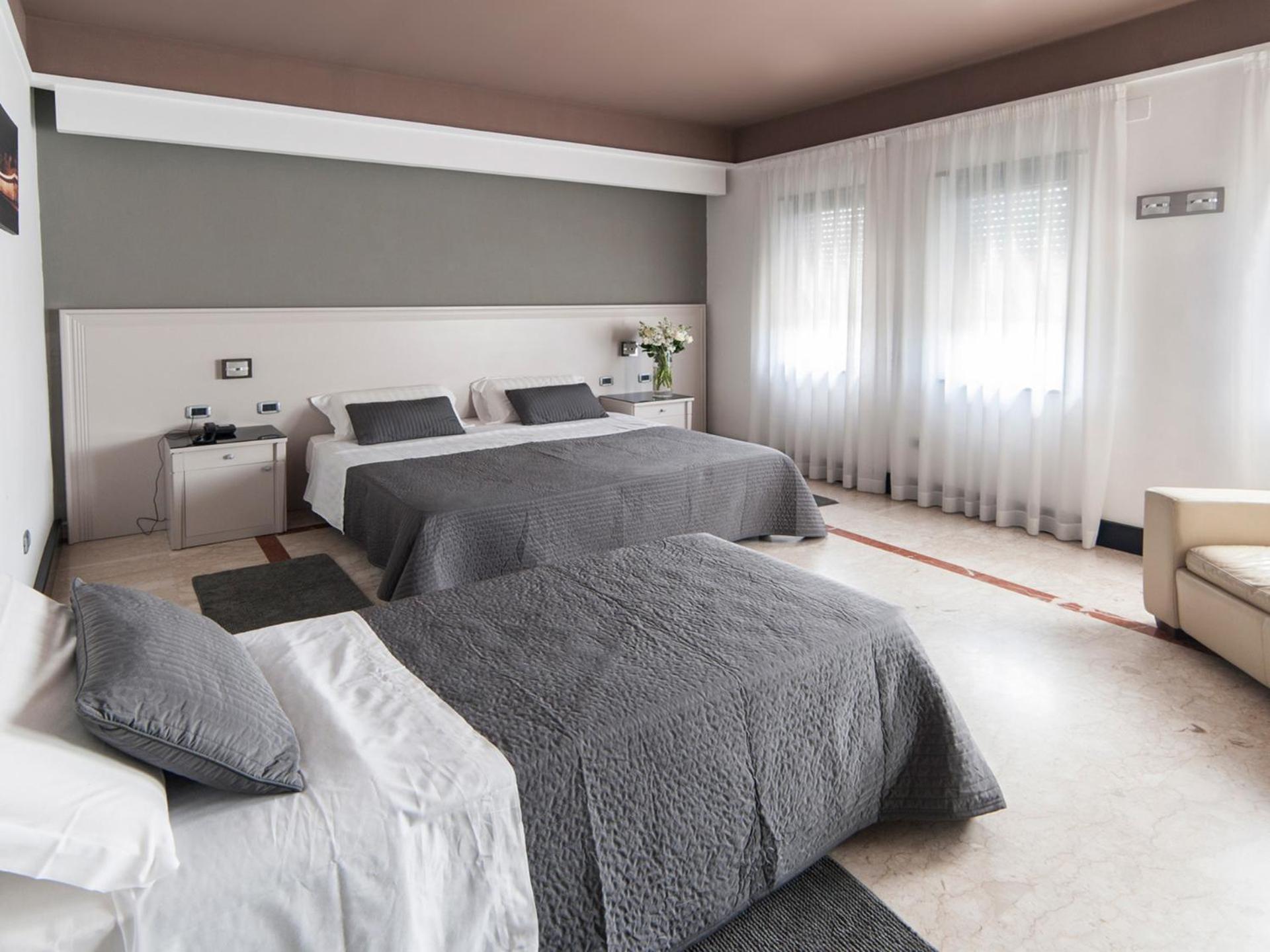 Quadruple Room - Photo 7