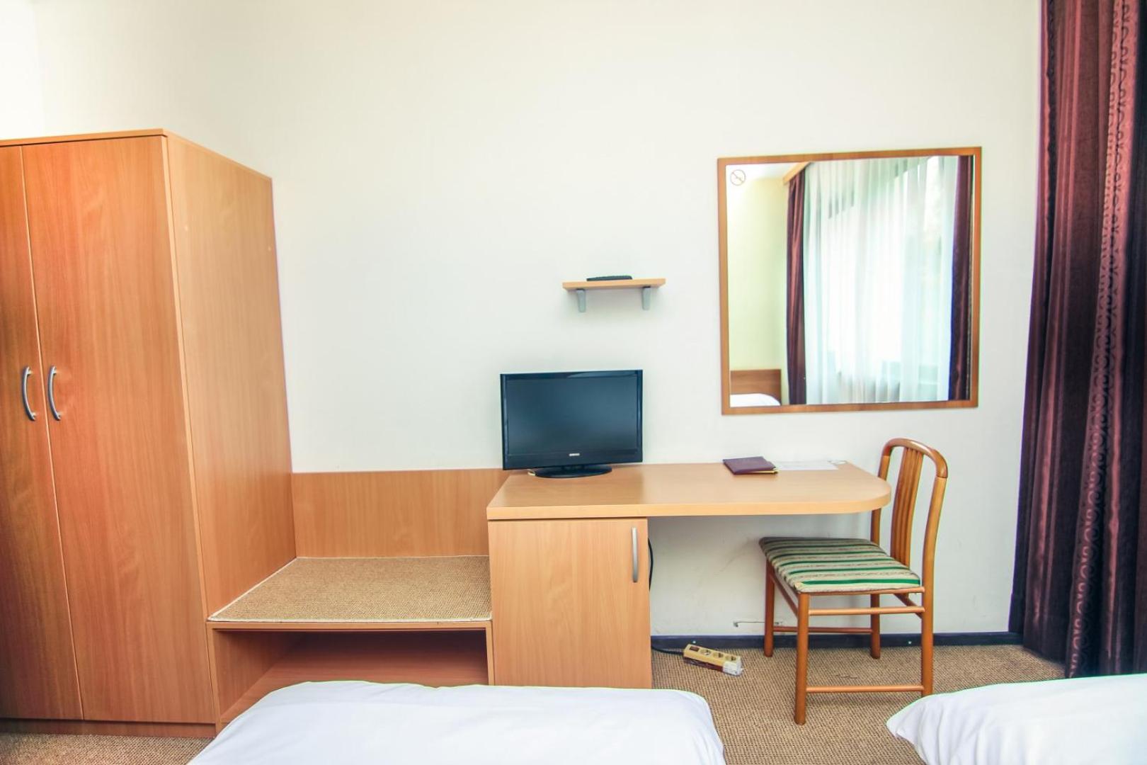 Economy Twin Room - Photo 5