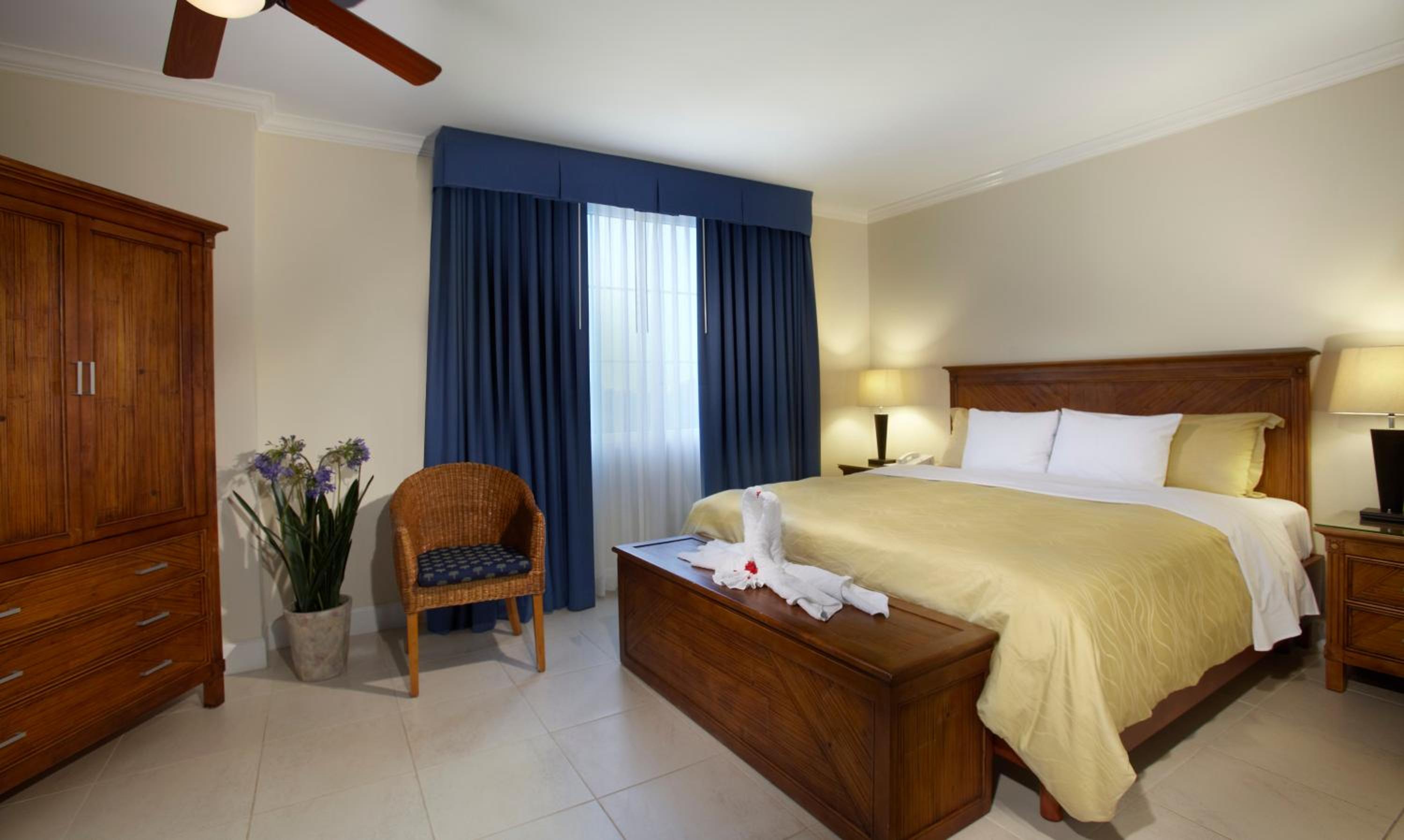 One-Bedroom Suite photo 2