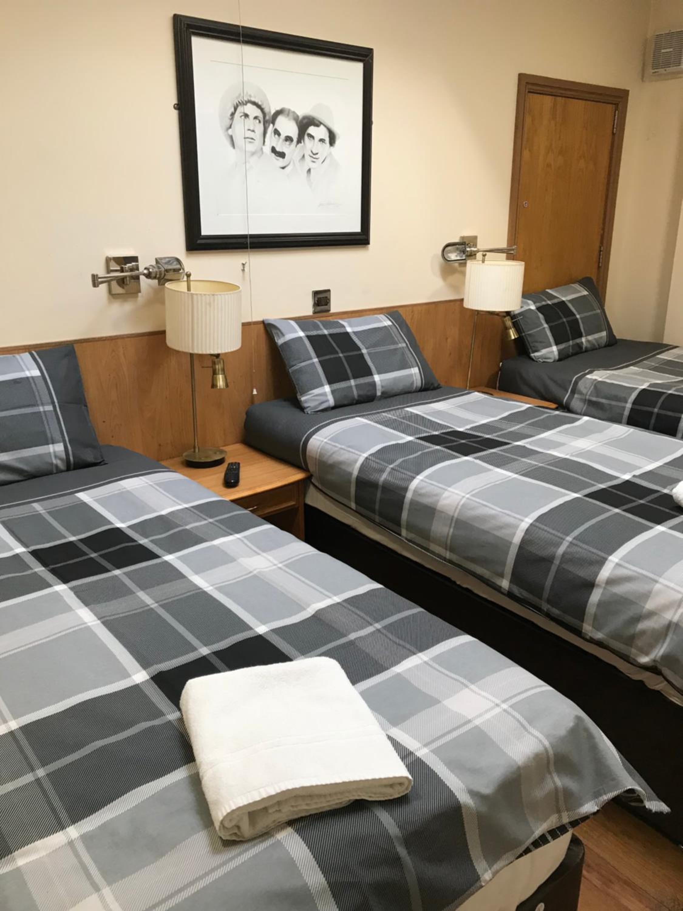 Standard Triple Room - Photo 7