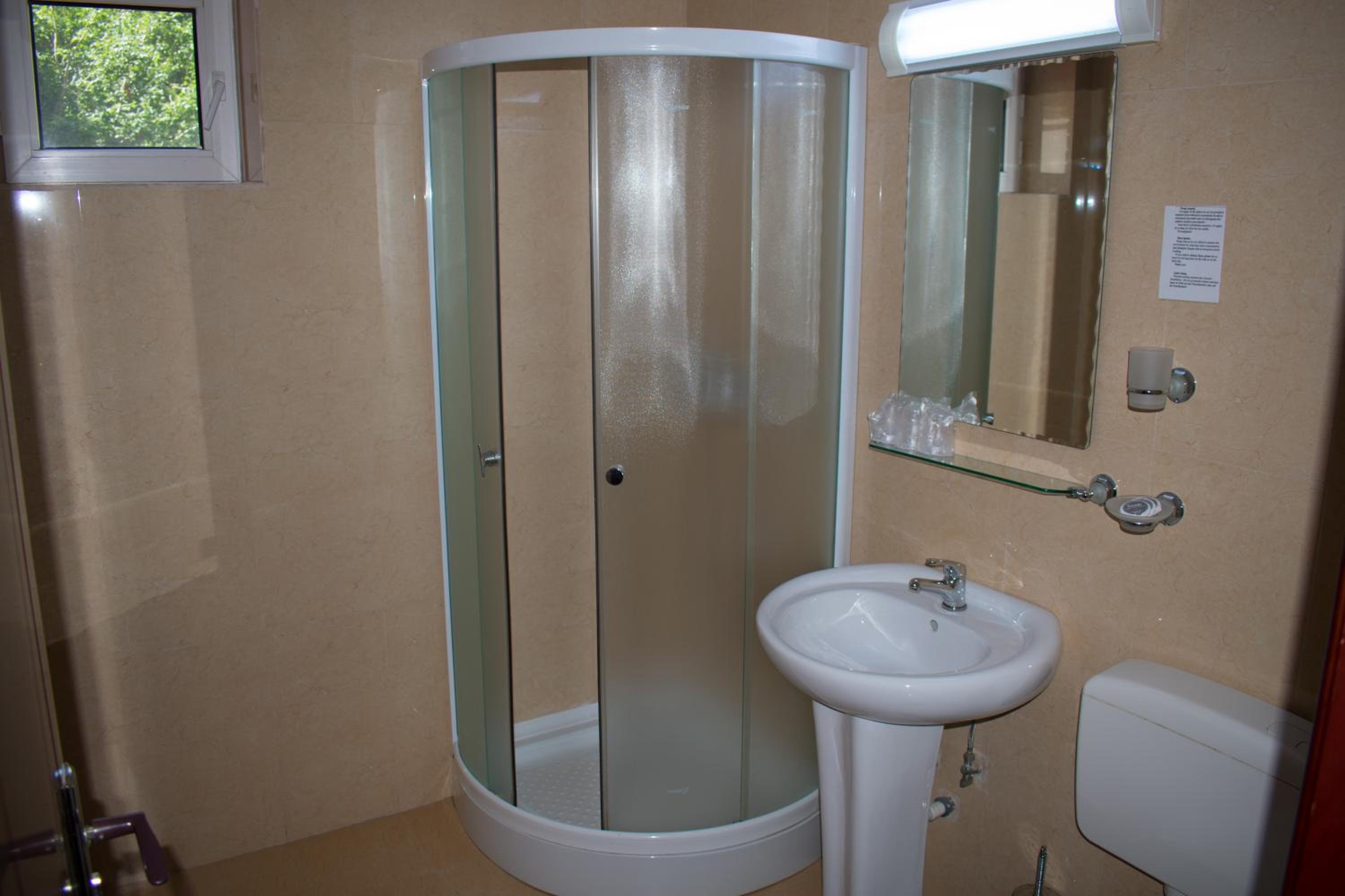 Double Room - Photo 3