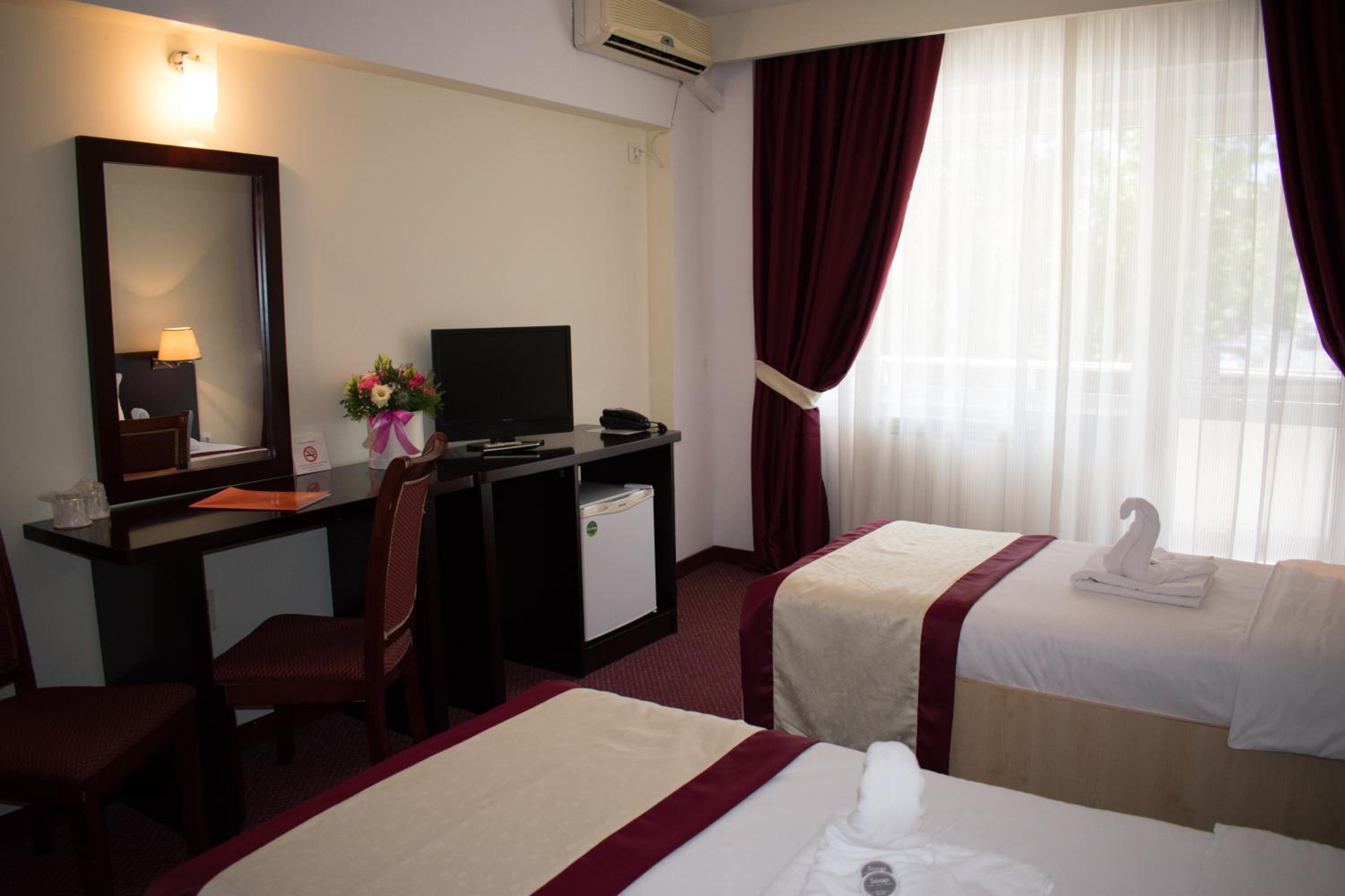 Twin Room - Photo 4