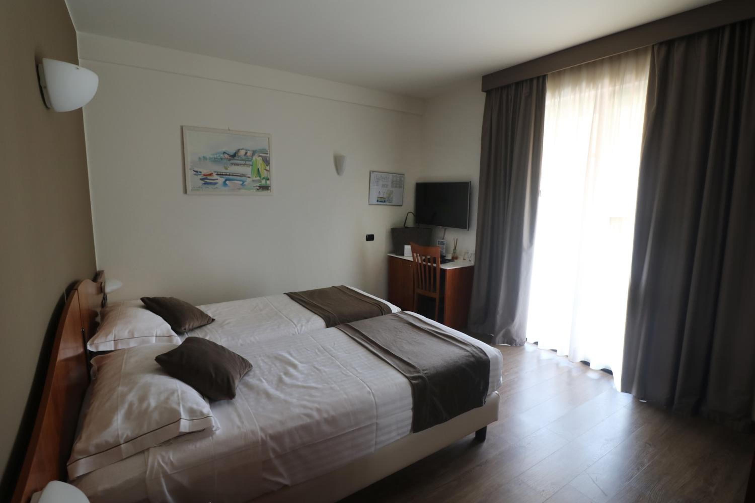 Twin Room with Balcony photo 2